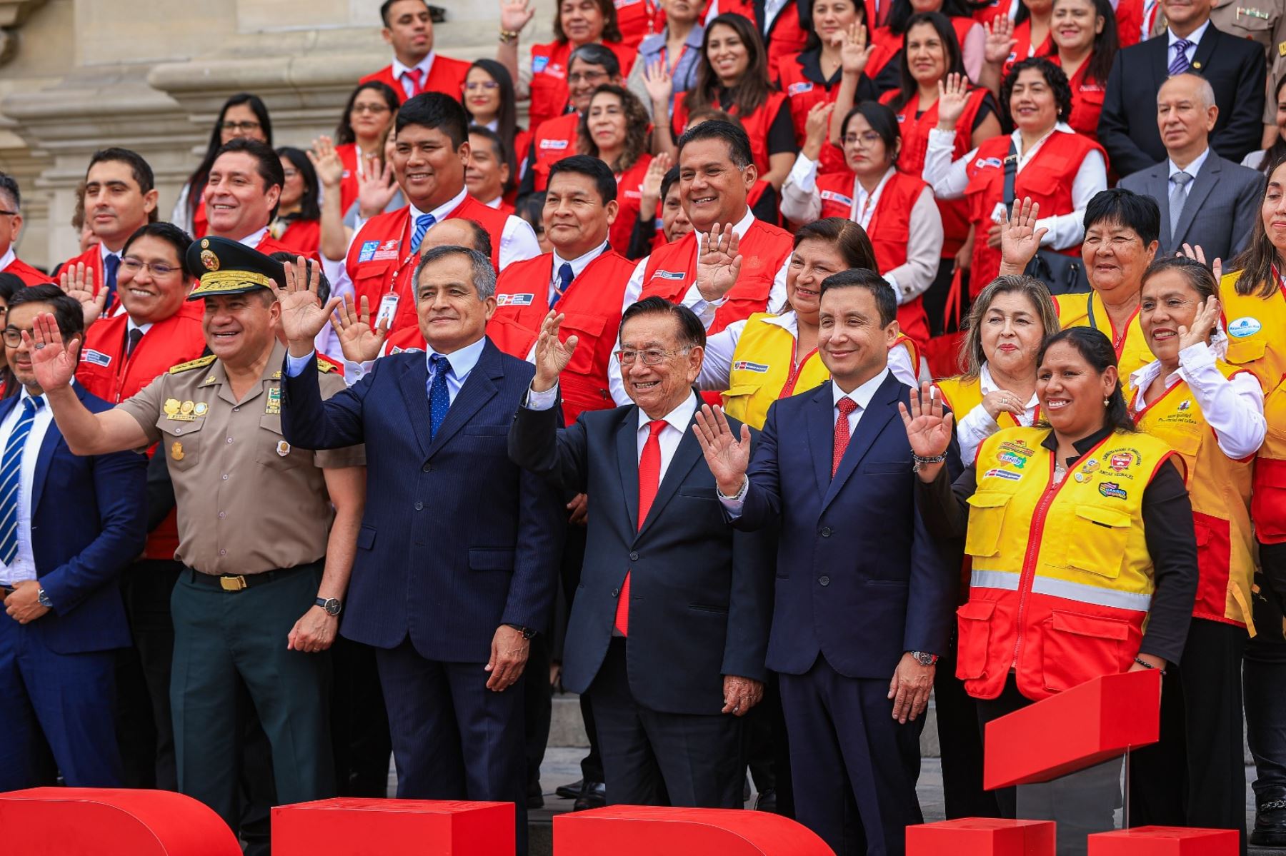 El presidente José María Balcázar participa en la firma de un convenio entre los ministerios del Interior y de Justicia y Derechos Humanos, que establece la defensa legal gratuita a miembros de juntas vecinales que enfrentan la delincuencia. Foto: ANDINA/ Prensa Presidencia