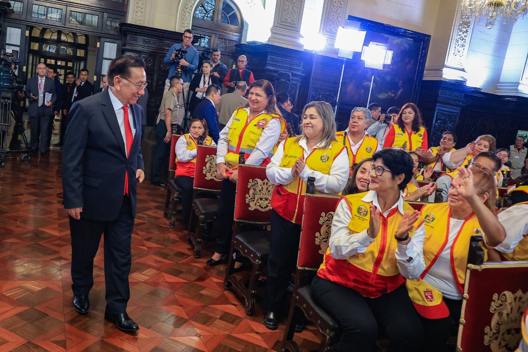 El presidente José María Balcázar participa en la firma de un convenio entre los ministerios del Interior y de Justicia y Derechos Humanos, que establece la defensa legal gratuita a miembros de juntas vecinales que enfrentan la delincuencia. Foto: ANDINA/ Prensa Presidencia