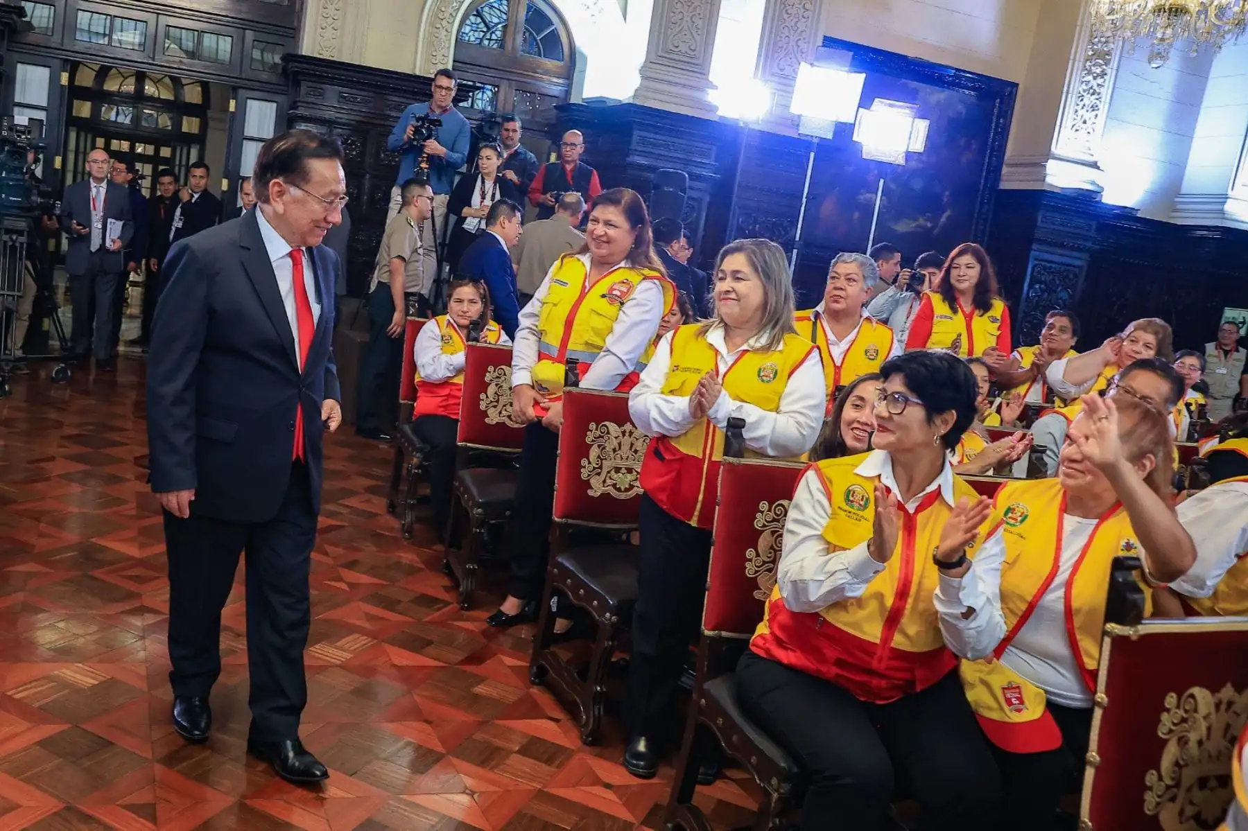 El presidente José María Balcázar participa en la firma de un convenio entre los ministerios del Interior y de Justicia y Derechos Humanos, que establece la defensa legal gratuita a miembros de juntas vecinales que enfrentan la delincuencia. Foto: ANDINA/ Prensa Presidencia