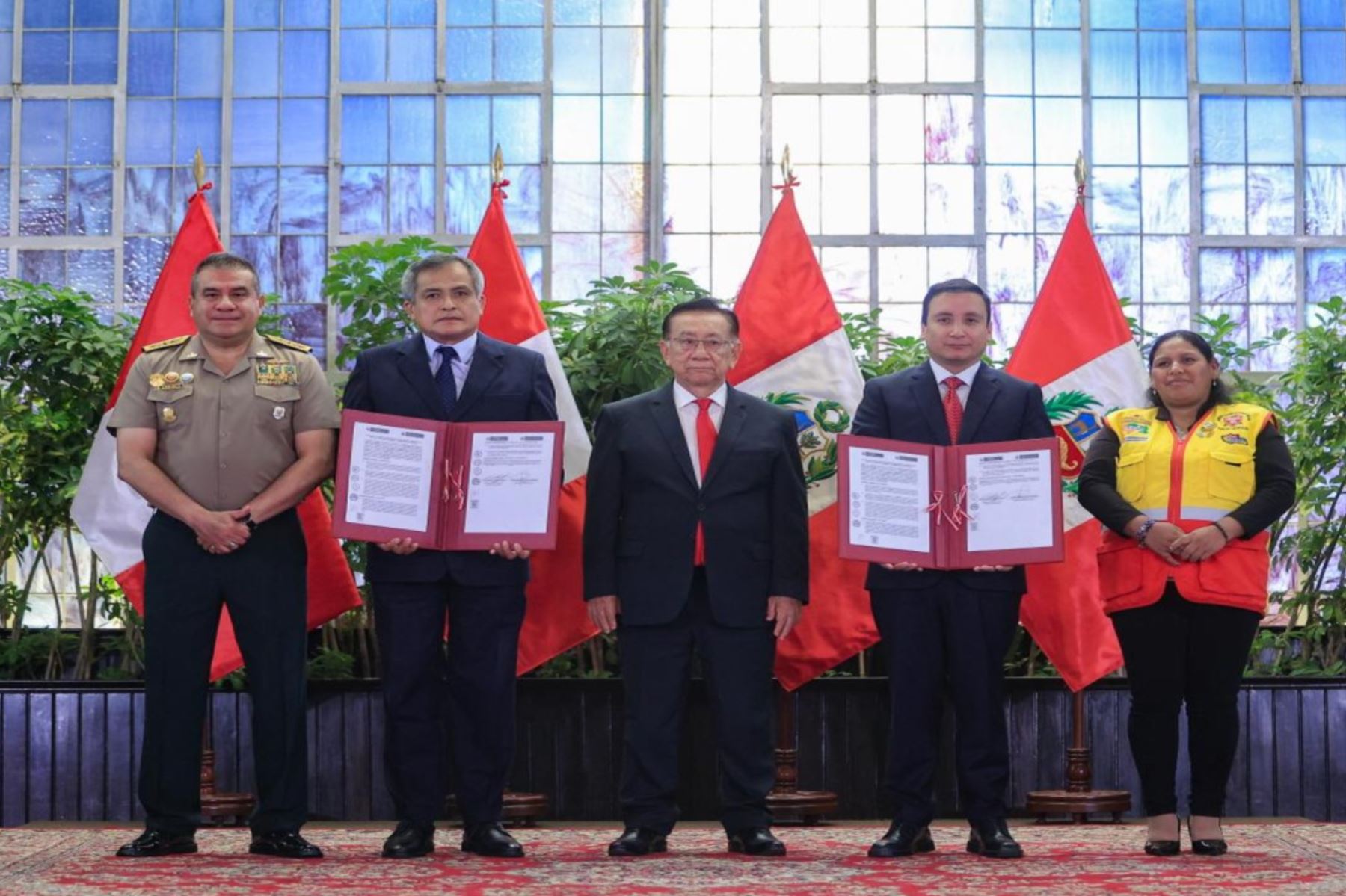 El presidente José María Balcázar participa en la firma de un convenio entre los ministerios del Interior y de Justicia y Derechos Humanos, que establece la defensa legal gratuita a miembros de juntas vecinales que enfrentan la delincuencia. Foto: ANDINA/ Prensa Presidencia