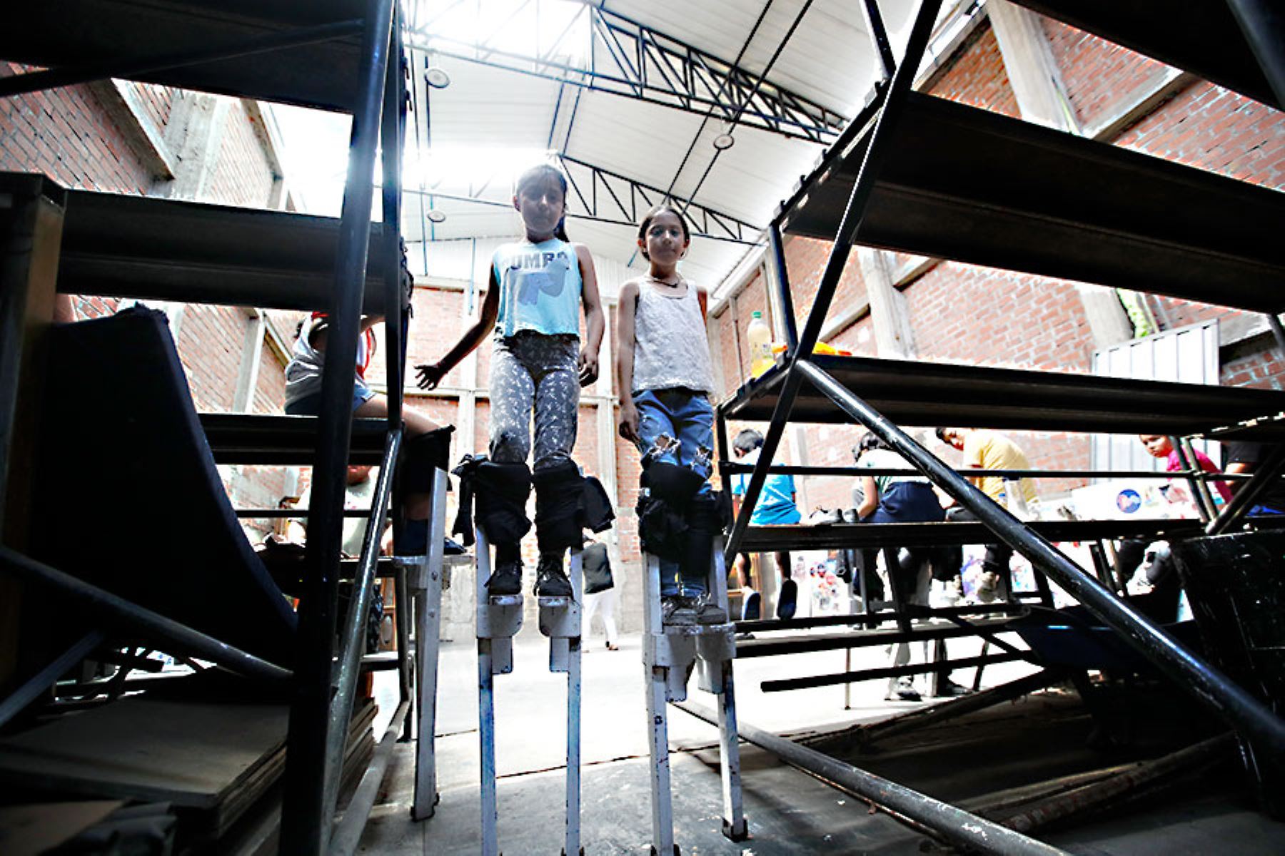 Suplemento “Variedades”: el Fiteca celebra 25 años llevando arte a Comas