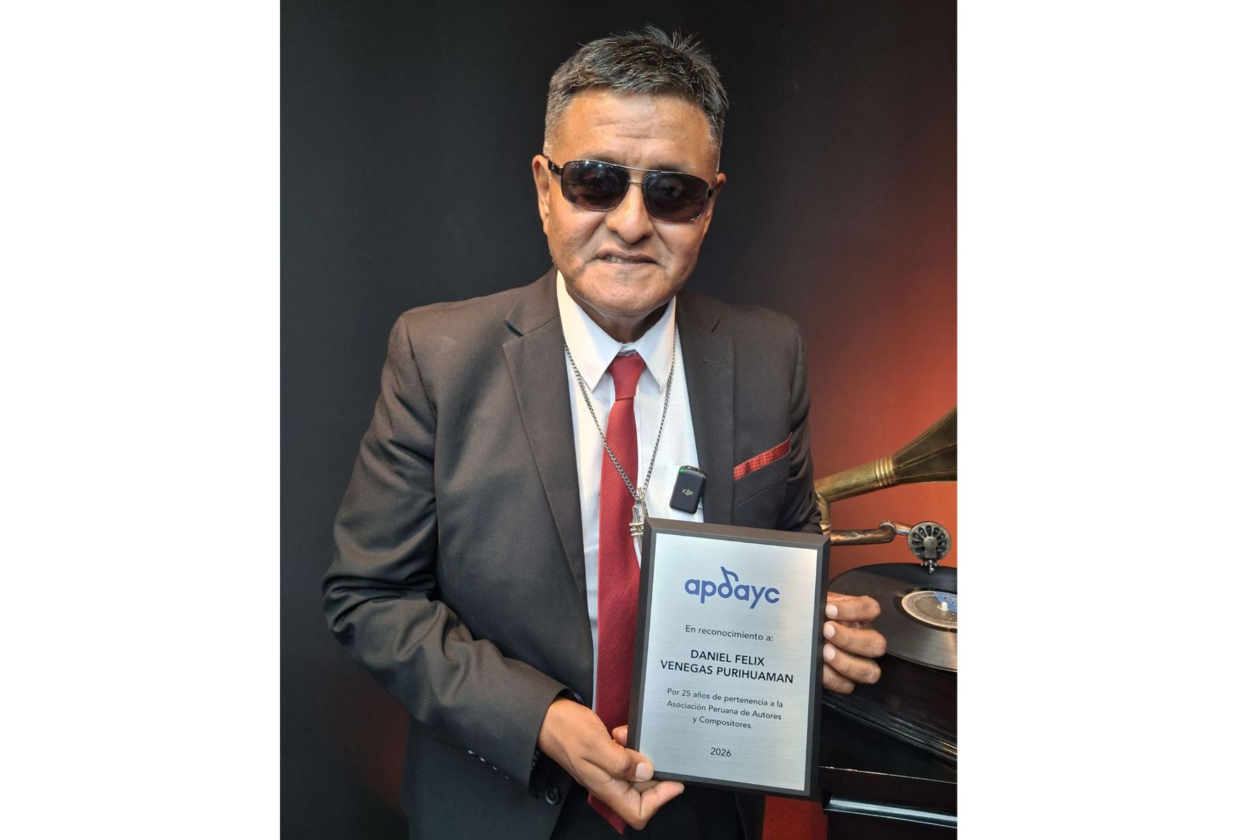 Danielito Venegas celebra 25 años como autor y compositor