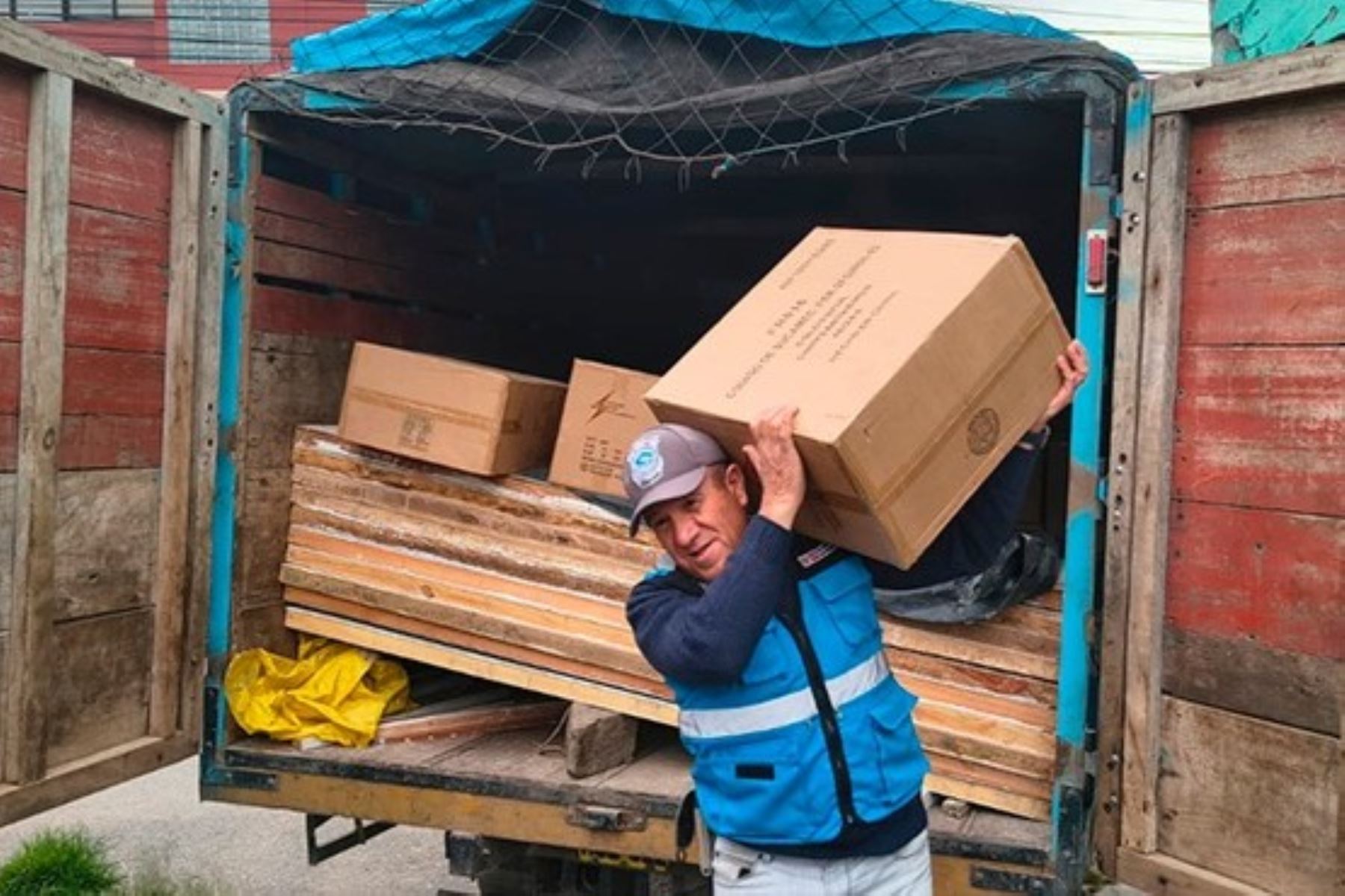 Policía Nacional y Sucamec incautan más de 11.5 toneladas de pirotécnicos en Junín