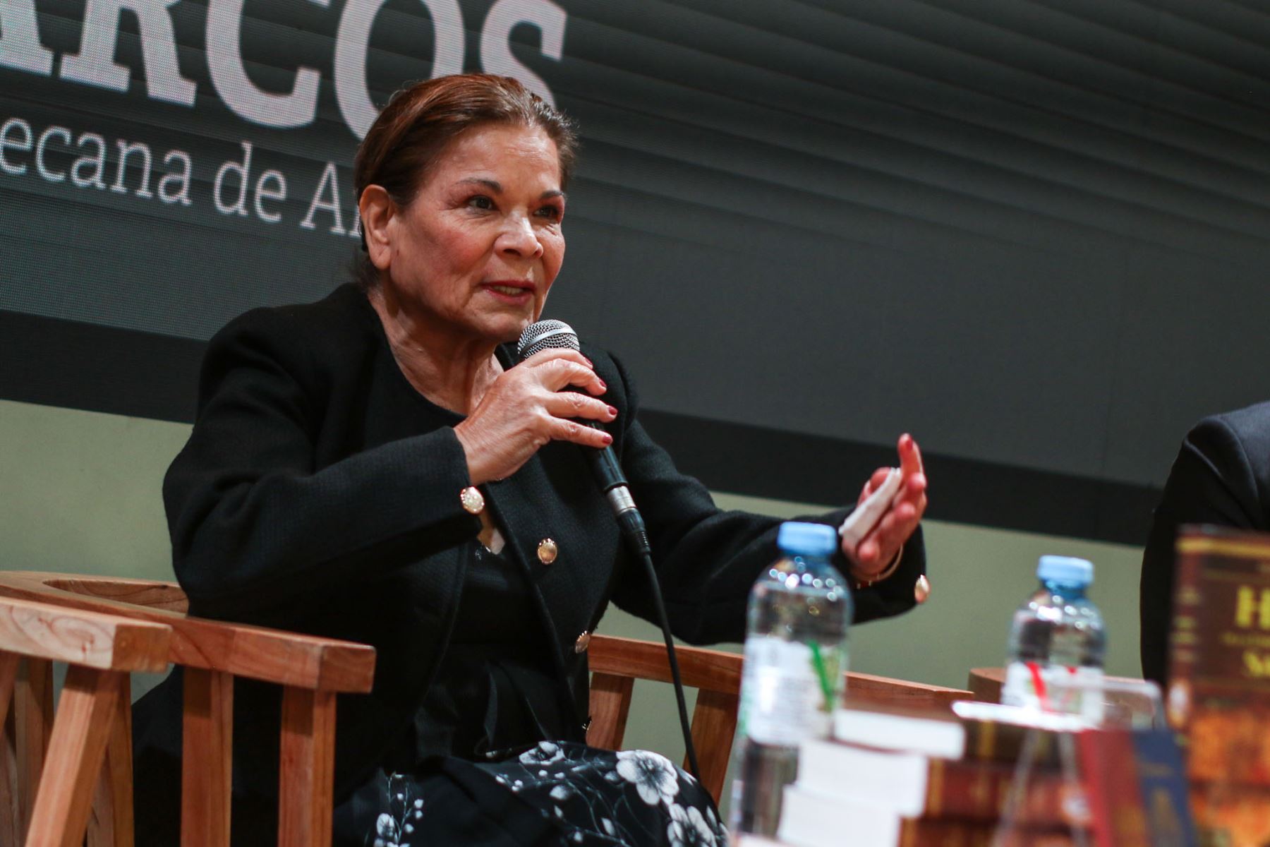 Durante su participación, la rectora destacó la importancia de preservar las lenguas originarias y fortalecer la identidad cultural del país a través de la producción académica. Foto: ANDINA/Camila March Rios