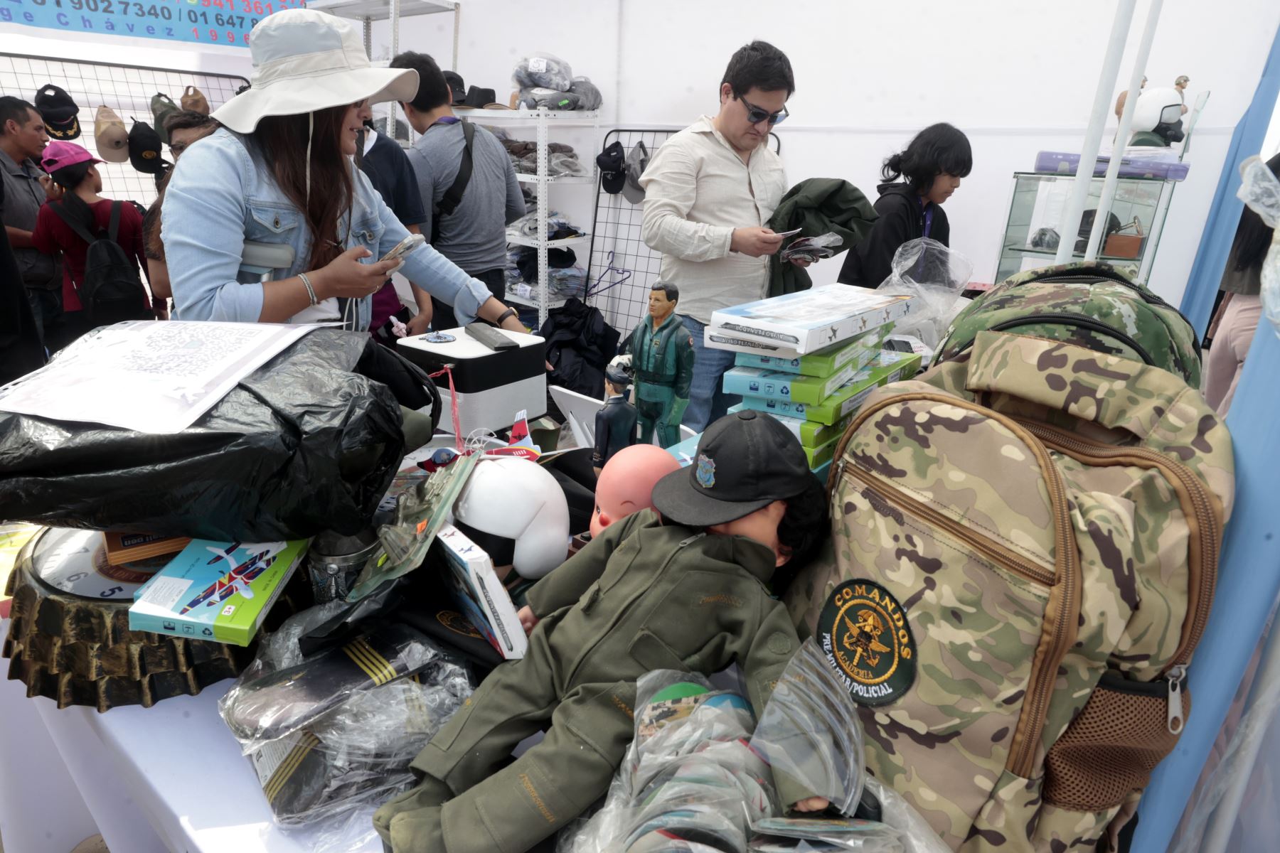 Feria y exposiciones en la Fuerza Aérea y realiza un espectacular vuelo de demostración en la Base Aérea Las Palmas, en Surco. 
Foto: ANDINA/Vidal Tarqui