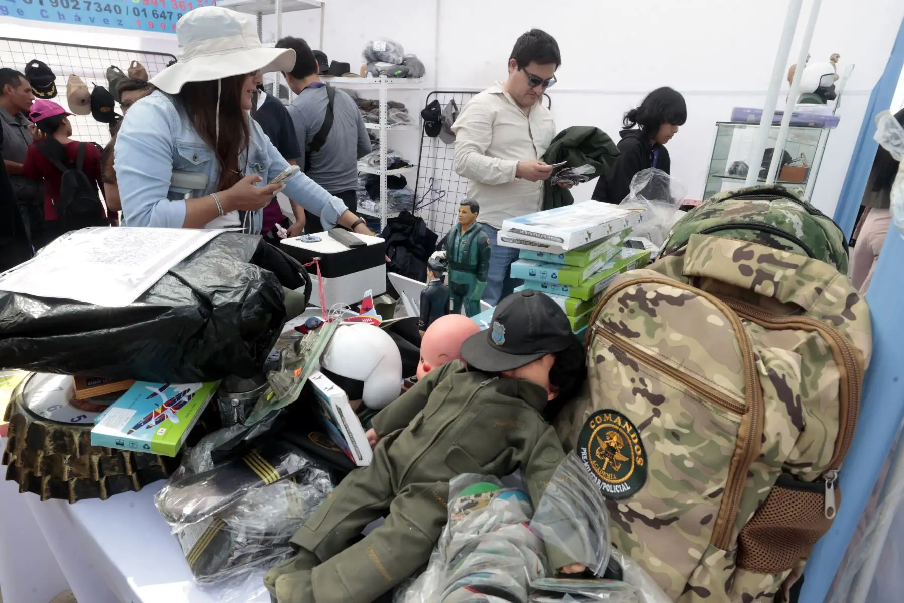 Feria y exposiciones en la Fuerza Aérea y realiza un espectacular vuelo de demostración en la Base Aérea Las Palmas, en Surco. 
Foto: ANDINA/Vidal Tarqui