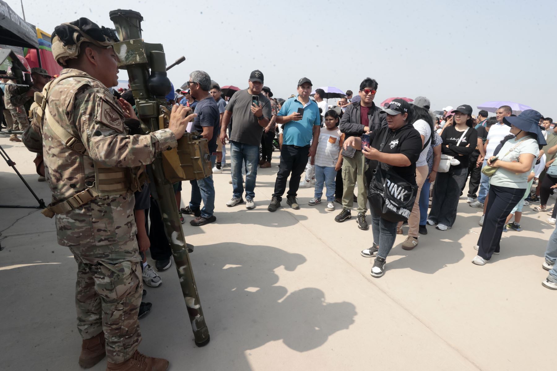 Feria y exposiciones en la Fuerza Aérea y realiza un espectacular vuelo de demostración en la Base Aérea Las Palmas, en Surco. 
Foto: ANDINA/Vidal Tarqui