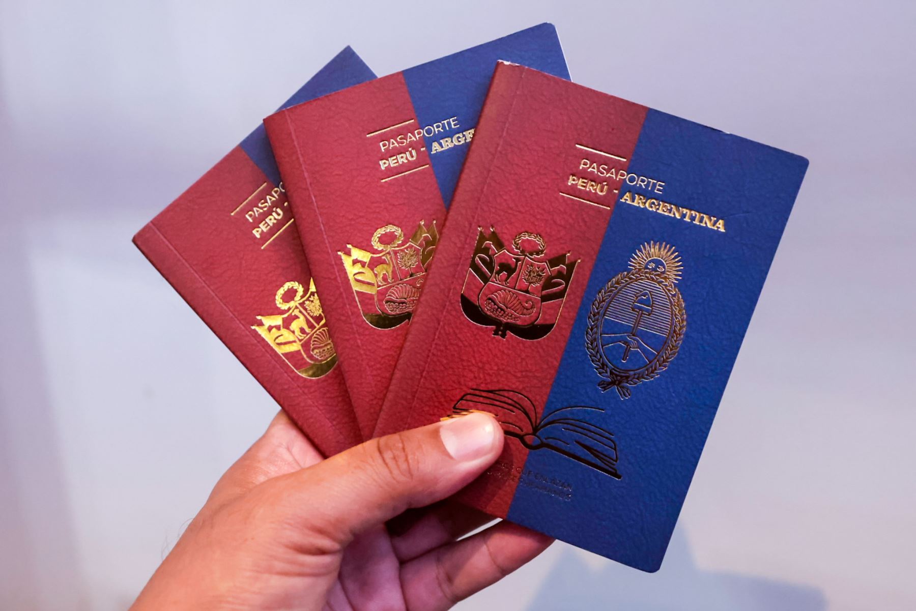 El pasaporte Perú–Argentina fue presentado como parte de la propuesta cultural del Perú en la feria, en una iniciativa impulsada por la Biblioteca Nacional del Perú que busca resaltar los vínculos históricos entre ambos países. Foto: ANDINA/Luis Iparraguirre.