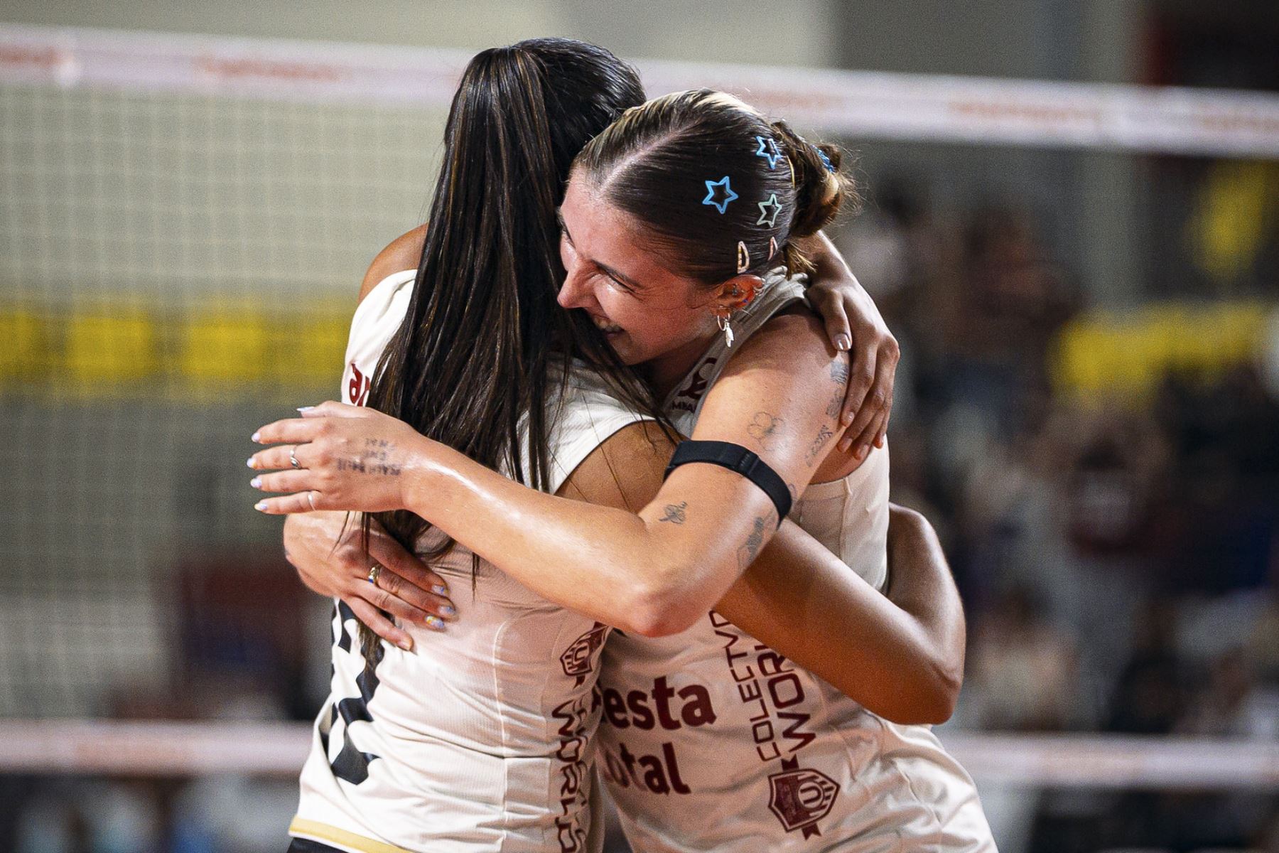 Universitario de Deportes subió al podio por primera vez en su historia tras obtener el tercer lugar de la Liga Peruana de Voley al derrotar 3-0 a Geminis. Foto: LPV