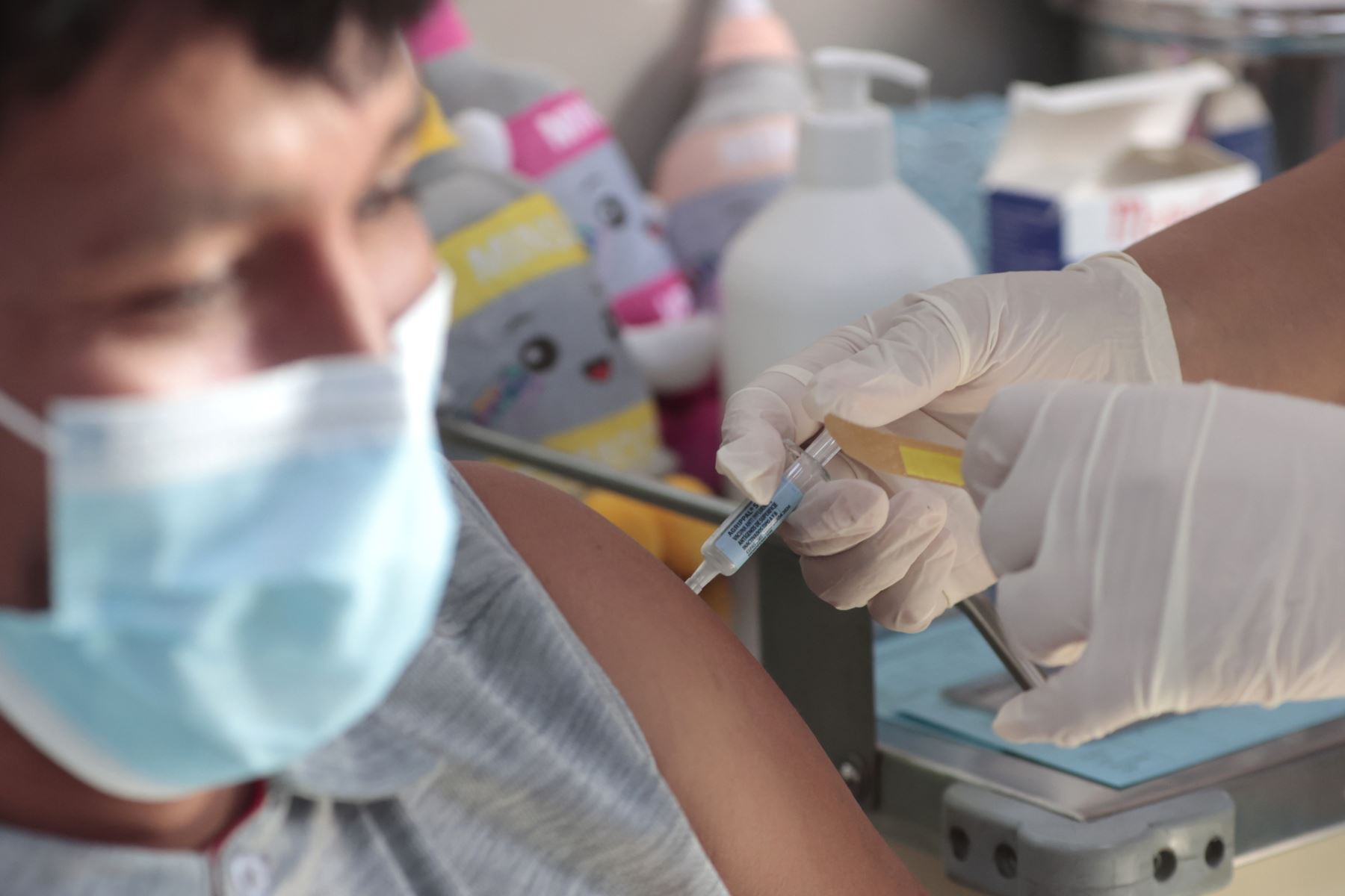 Campaña, que se desarrolla el primer día de la Semana de Vacunación y protegerse contra más de 28 enfermedades en INSN de Breña. Foto: ANDINA/Vidal Tarqui