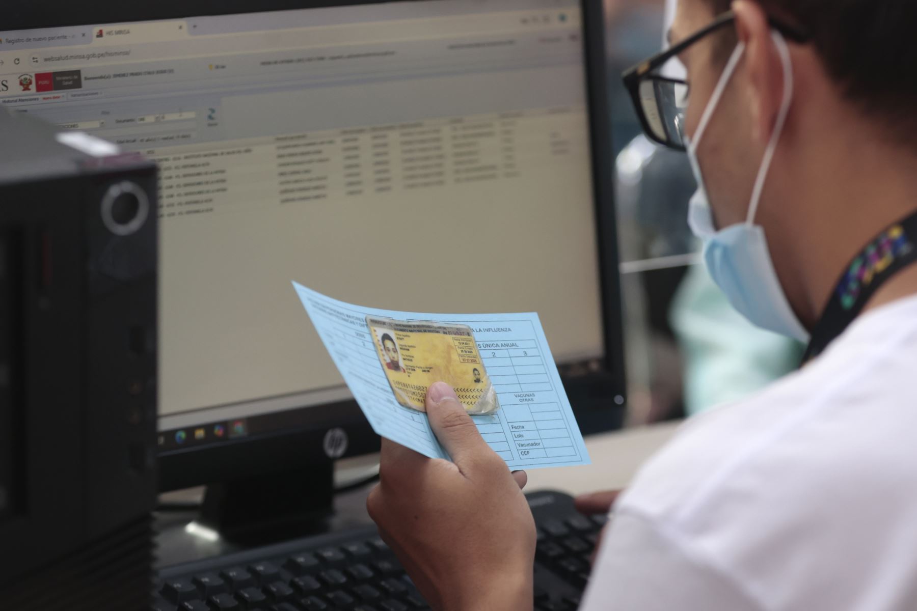 Campaña, que se desarrolla el primer día de la Semana de Vacunación y protegerse contra más de 28 enfermedades en INSN de Breña. Foto: ANDINA/Vidal Tarqui