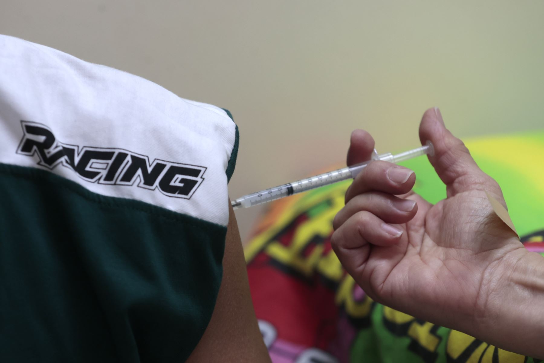 Campaña, que se desarrolla el primer día de la Semana de Vacunación y protegerse contra más de 28 enfermedades en INSN de Breña. Foto: ANDINA/Vidal Tarqui