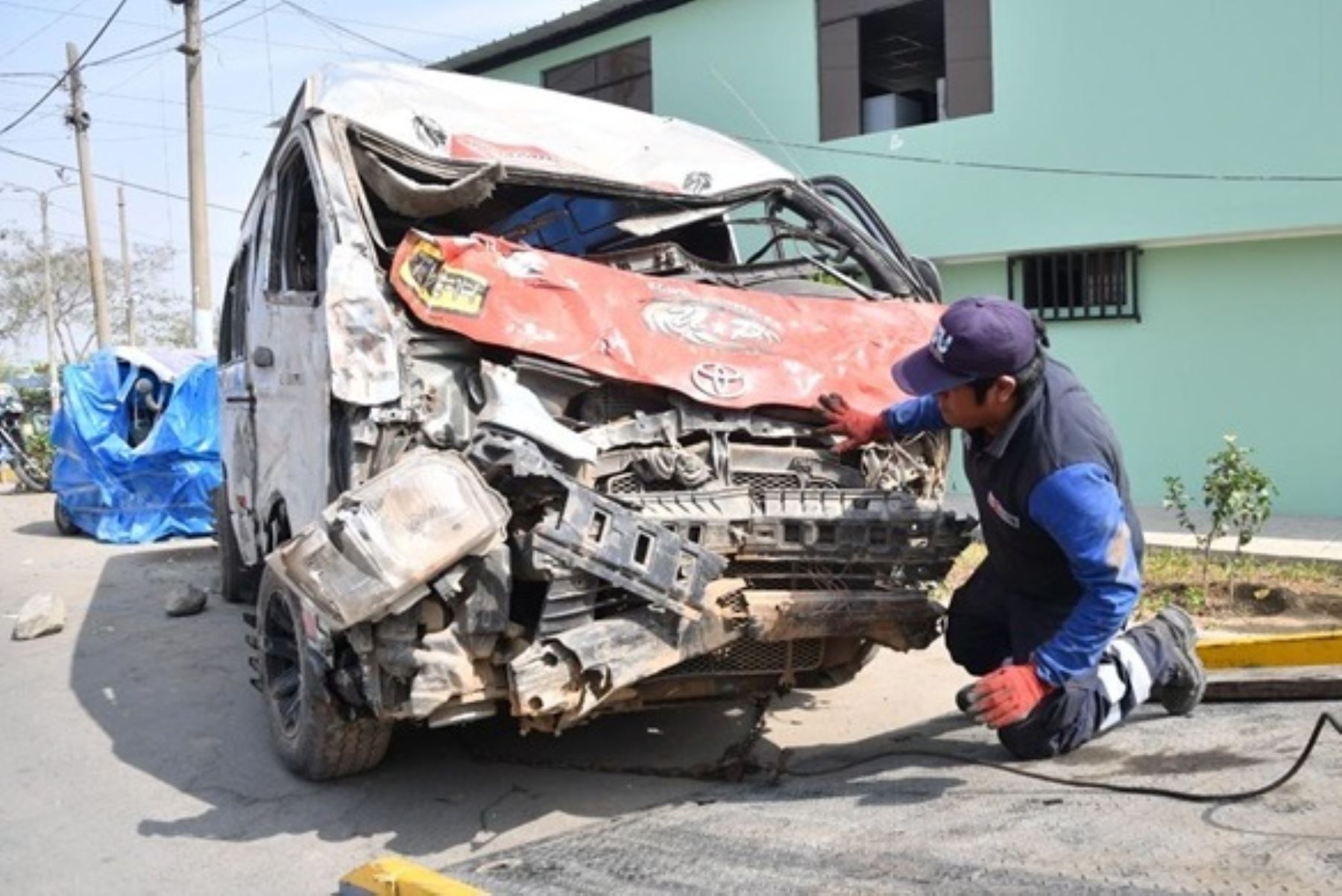 Jicamarca: ATU interna a combi involucrada en accidente que dejó un muerto y 21 heridos