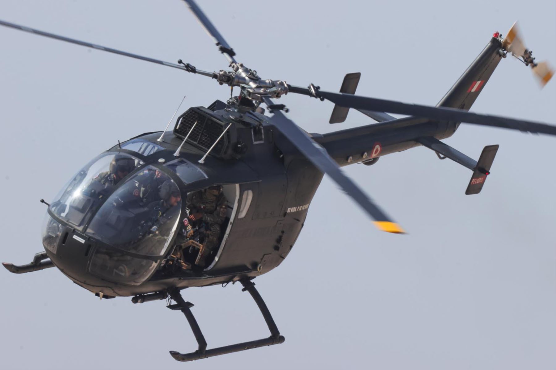 1.	
Helicópteros de la Fuerza Aérea del Perú realizan maniobras de rescate aéreo durante el XVIII Festival Aéreo BALP 2026.  Foto: ANDINA / Carlos Américo Lezama Villantoy