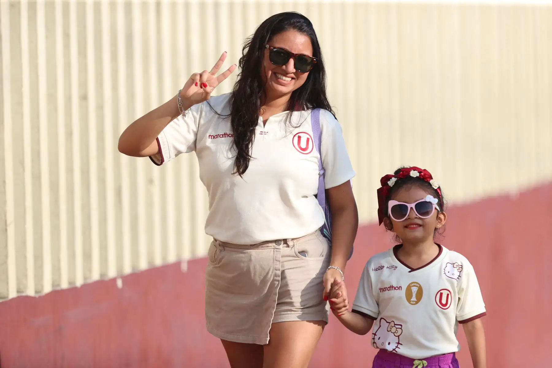 Universitario de Deportes se enfrenta a Alianza Atlético de Sullana en el Estadio Monumental y los hinchas se preparan para alentar al equipo crema. Foto: ANDINA/Jhonel Rodríguez Robles
