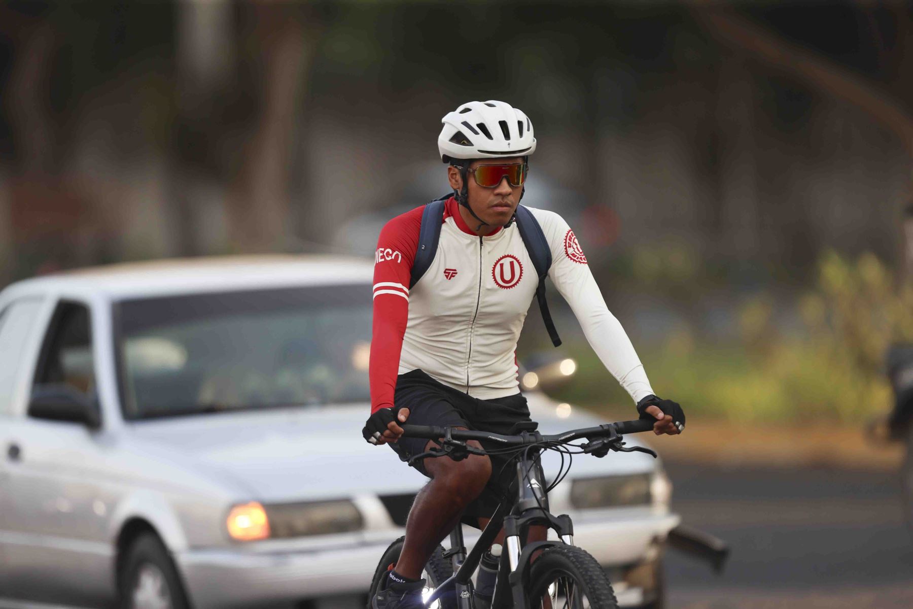 Universitario de Deportes se enfrenta a Alianza Atlético de Sullana en el Estadio Monumental y los hinchas se preparan para alentar al equipo crema. Foto: ANDINA/Jhonel Rodríguez Robles