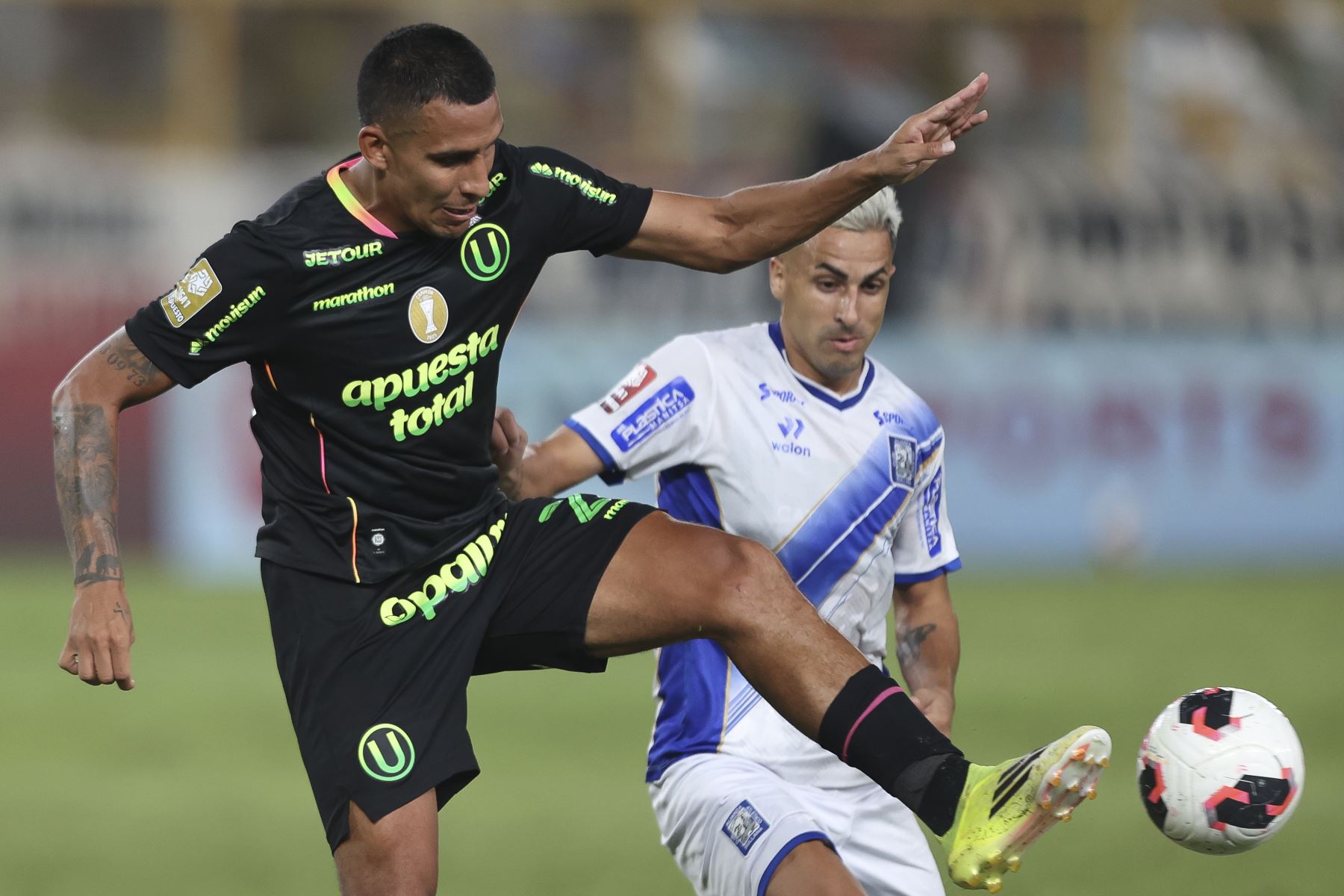 Universitario de Deportes se enfrenta a Alianza Atlético de Sullana por el Torneo Apertura de la Liga 1 en el Estadio Monumental, en un duelo clave donde los cremas buscarán hacerse fuertes en casa y sumar puntos importantes en la tabla. Por su parte, el conjunto norteño intentará dar la sorpresa y llevarse un resultado positivo en una plaza siempre complicada. Foto: ANDINA/Jhonel Rodríguez Robles