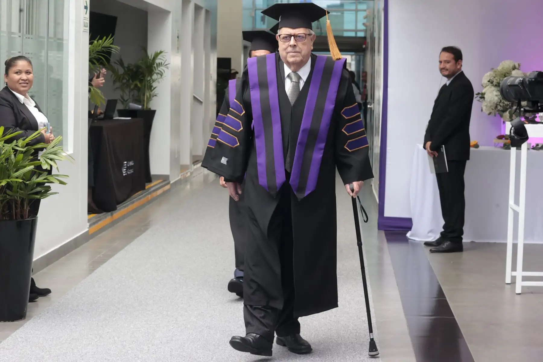 Ceremonia de investidura como Doctor Honoris Causa de Julio Emilio Velarde Flores, presidente del Banco Central de Reserva del Perú, en reconocimiento a su destacada trayectoria y aporte a la estabilidad y desarrollo del país. Foto: ANDINA/ Vidal Tarqui