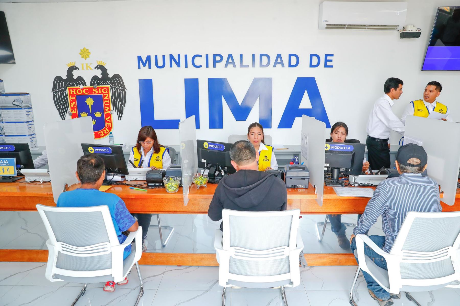 La Municipalidad Metropolitana de Lima inició la emisión y renovación de licencias de conducir clase A en sus diversas categorías, desde el Concesionario Circuito Vial Lima Norte en Comas. Esta medida es el resultado de la transferencia de funciones del Ministerio de Transportes y Comunicaciones a la comuna edil, para la emisión de licencia de conducir. Foto: ANDINA/Daniel Bracamonte