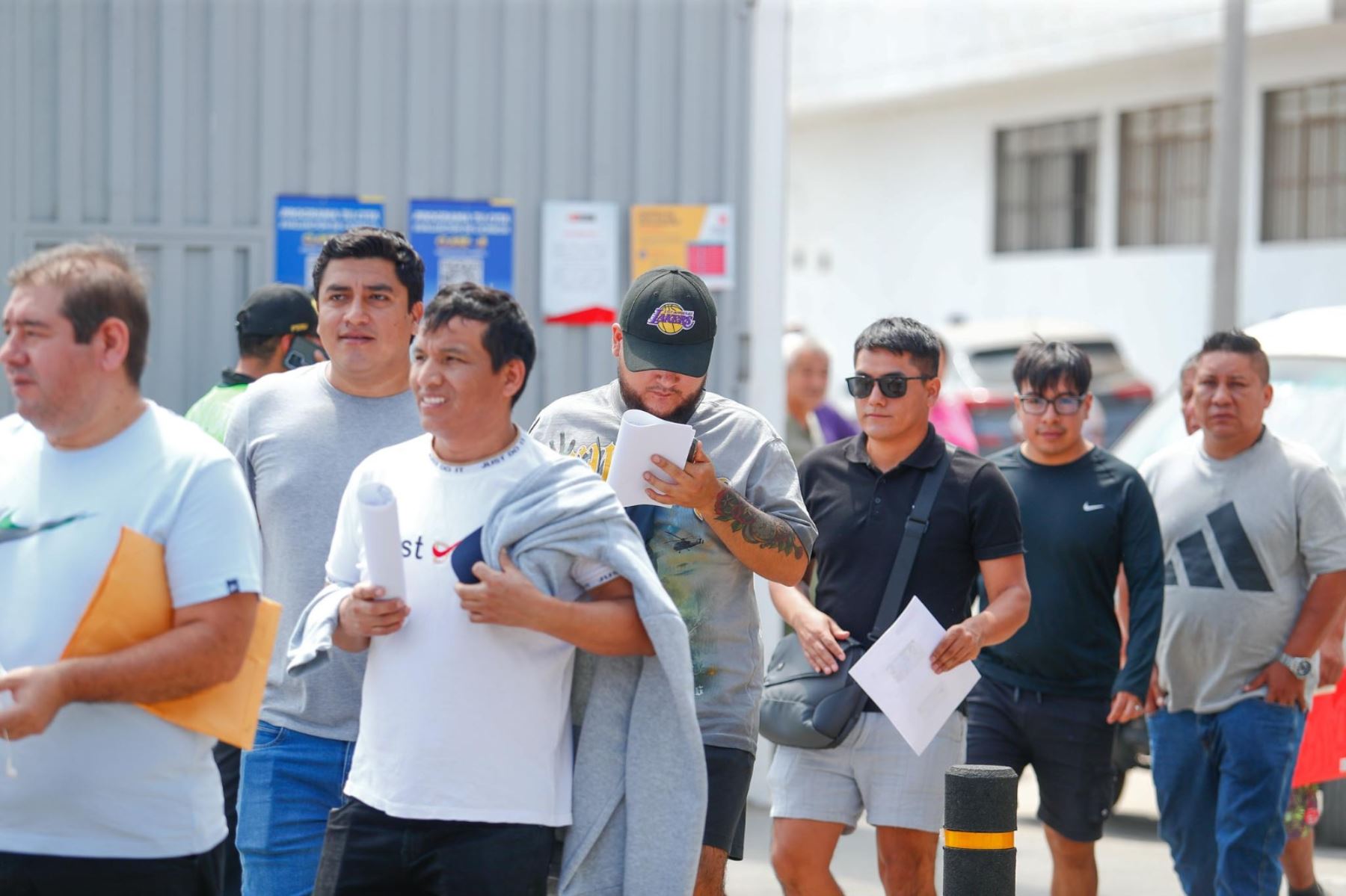 Todas las personas que desean tramitar su licencia de conducir a través de la Municipalidad Metropolitana de Lima, deberán acudir al Concesionario Circuito Vial Lima Norte en Comas de lunes a viernes de 8:30 a.m. a 5:30 p.m. Según la Gerencia de Movilidad Urbana, el proceso permite obtener la licencia en el mismo día en que se realizan las evaluaciones y el trámite. Foto: ANDINA/Daniel Bracamonte