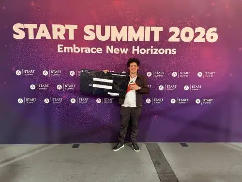 Gian Piero Dávila, estudiante de Administración y Negocios Digitales de UTEC, logró la victoria en los START Summit 2026 en Suiza, uno de los eventos de emprendimiento más importantes de Europa. Foto: Difusión