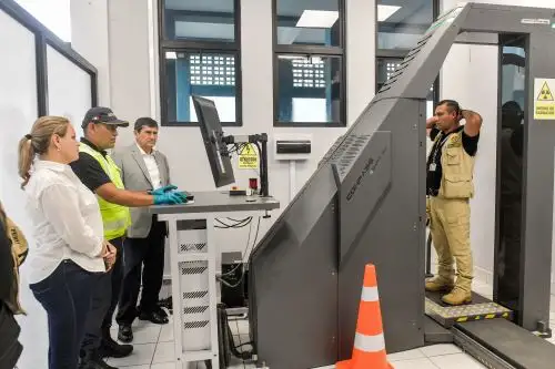 Premier Luis Arroyo supervisa control fronterizo en el CEBAF Aguas Verdes