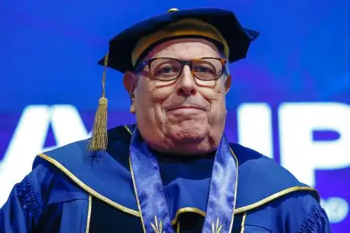 Presidente del BCRP Julio Velarde es distinguido con Doctor Honoris Causa por la Universidad Peruana Unión