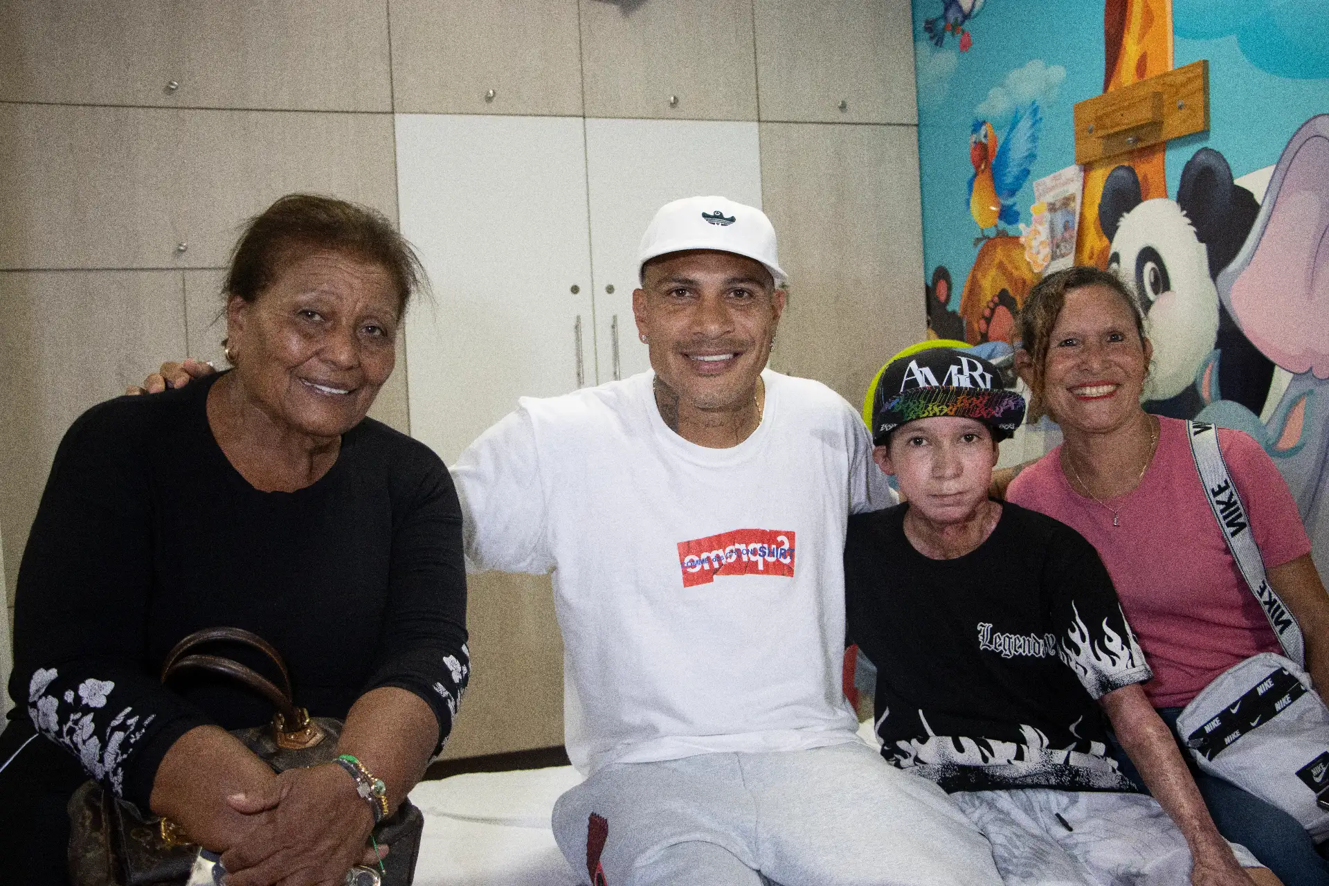 En un primer momento, fue trasladado en estado crítico al Hospital Regional de Loreto. Sin embargo, debido a la gravedad de sus lesiones, el 6 de febrero fue evacuado vía aérea por la Fuerza Aérea del Perú (FAP) hacia Lima, donde ingresó a la Unidad de Cuidados Intensivos (UCI) de Quemados del INSN San Borja. Foto: ANDINA/Rodrigo Segovia