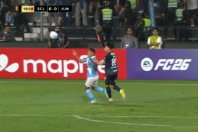 Cristal choca con Junior de Barranquilla en el estadio Alejandro Villanueva. Foto: Captura de TV.