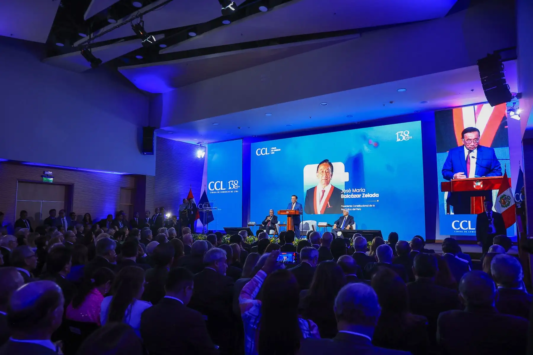 El presidente José María Balcázar participó en la ceremonia central por el 138° aniversario de la Cámara de Comercio de Lima, reafirmando la importancia del diálogo entre el sector privado y el gobierno para impulsar el crecimiento, la competitividad y la generación de empleo en el país. Foto: Presidencia