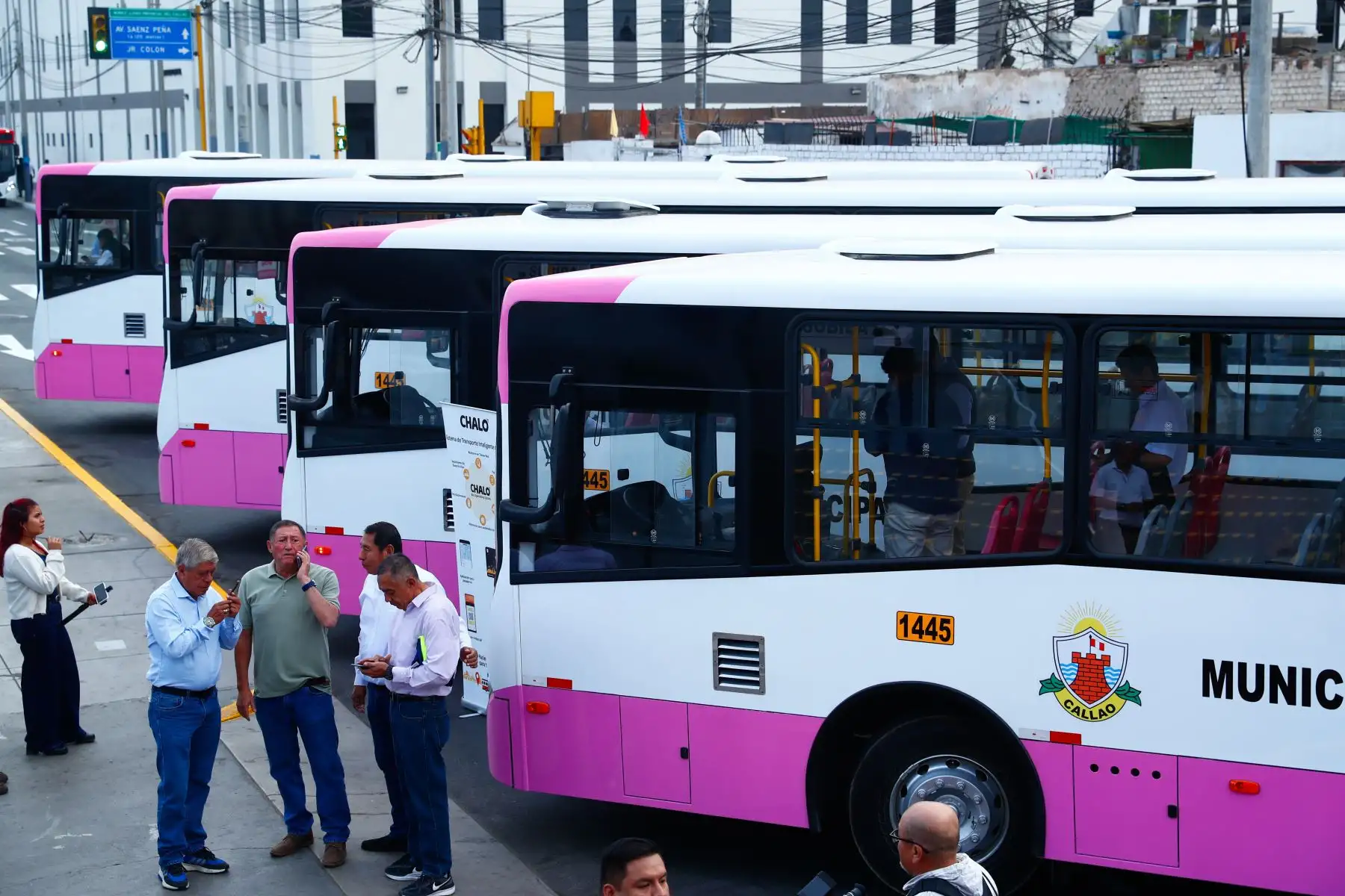 Desde la Municipalidad del Callao, se presentaron los nuevos buses del Corredor Rosado para el transporte público el miércoles 29 de abril de 2026. Empezarán a funcionar desde el 4 de mayo, y en una primera etapa el costo del pasaje será de S/ 1.50. Foto: ANDINA/Daniel Bracamonte