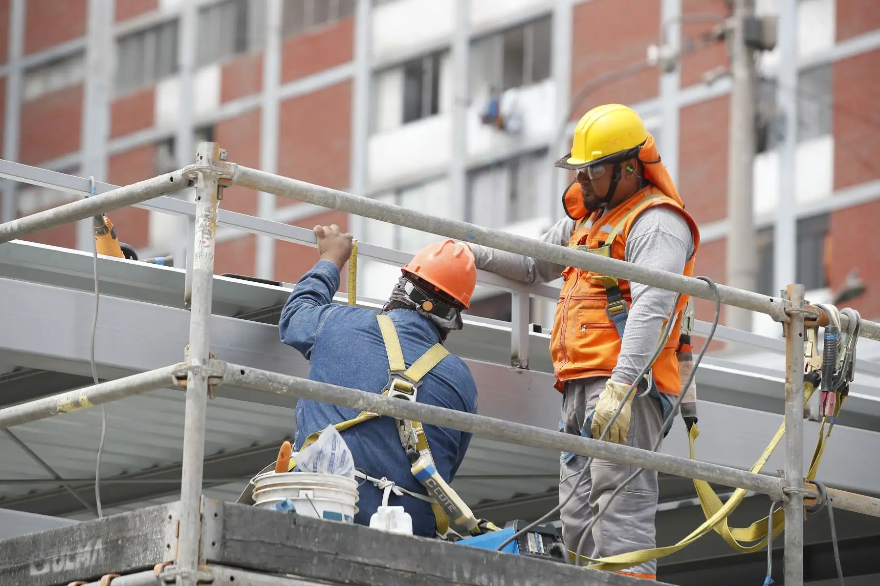 Alcalde de Lima, Renzo Reggiardo, supervisa los avances del corredor de la Vía Expresa Grau, megaobra de 2,8 kilómetros que interconectará por primera vez el Metropolitano con la Línea 1 del Metro de Lima y permitirá unir Carabayllo y la Estación Grau del tren eléctrico en solo 30 minutos.
Foto: ANDINA/Eddy Ramos