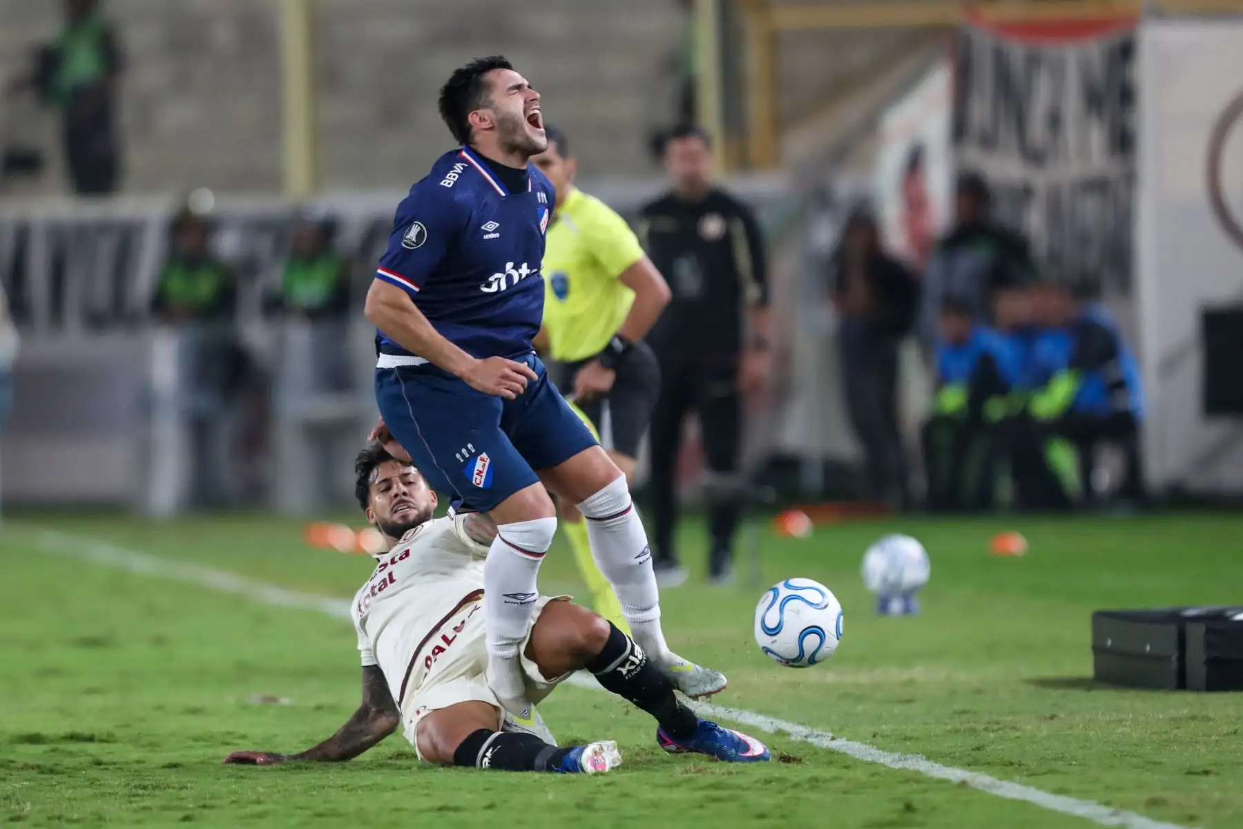 Universitario de enfrenta a Nacional de Paraguay en la fase de grupos de la copa Libertadores.  Foto: ANDINA/Ricardo Cuba