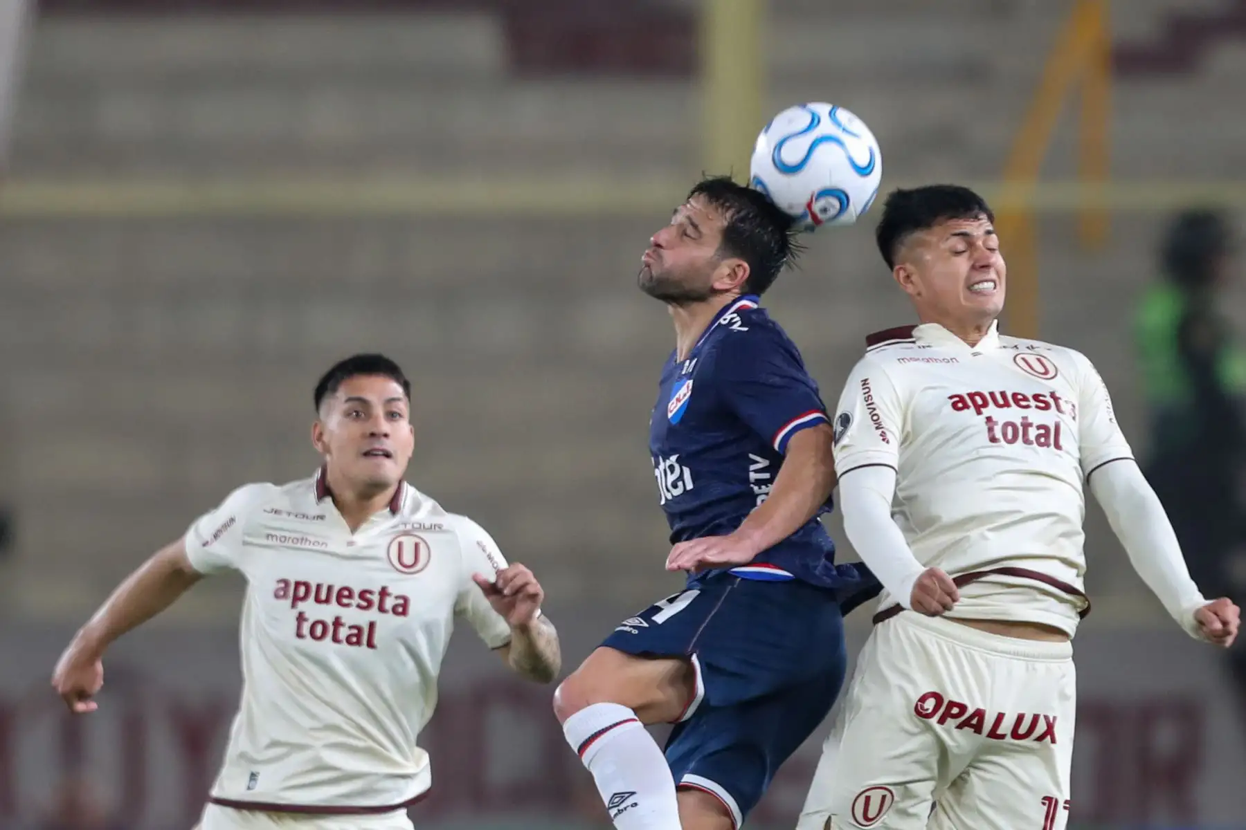 Universitario de enfrenta a Nacional de Paraguay en la fase de grupos de la copa Libertadores.  Foto: ANDINA/Ricardo Cuba