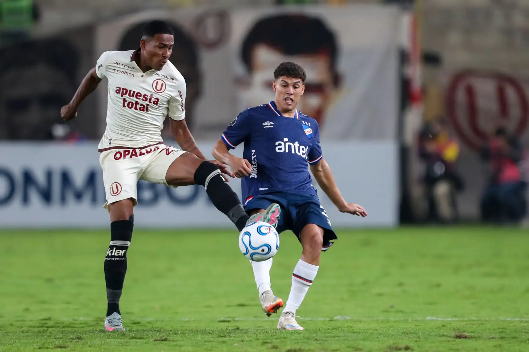 Universitario de enfrenta a Nacional de Paraguay en la fase de grupos de la copa Libertadores.  Foto: ANDINA/Ricardo Cuba