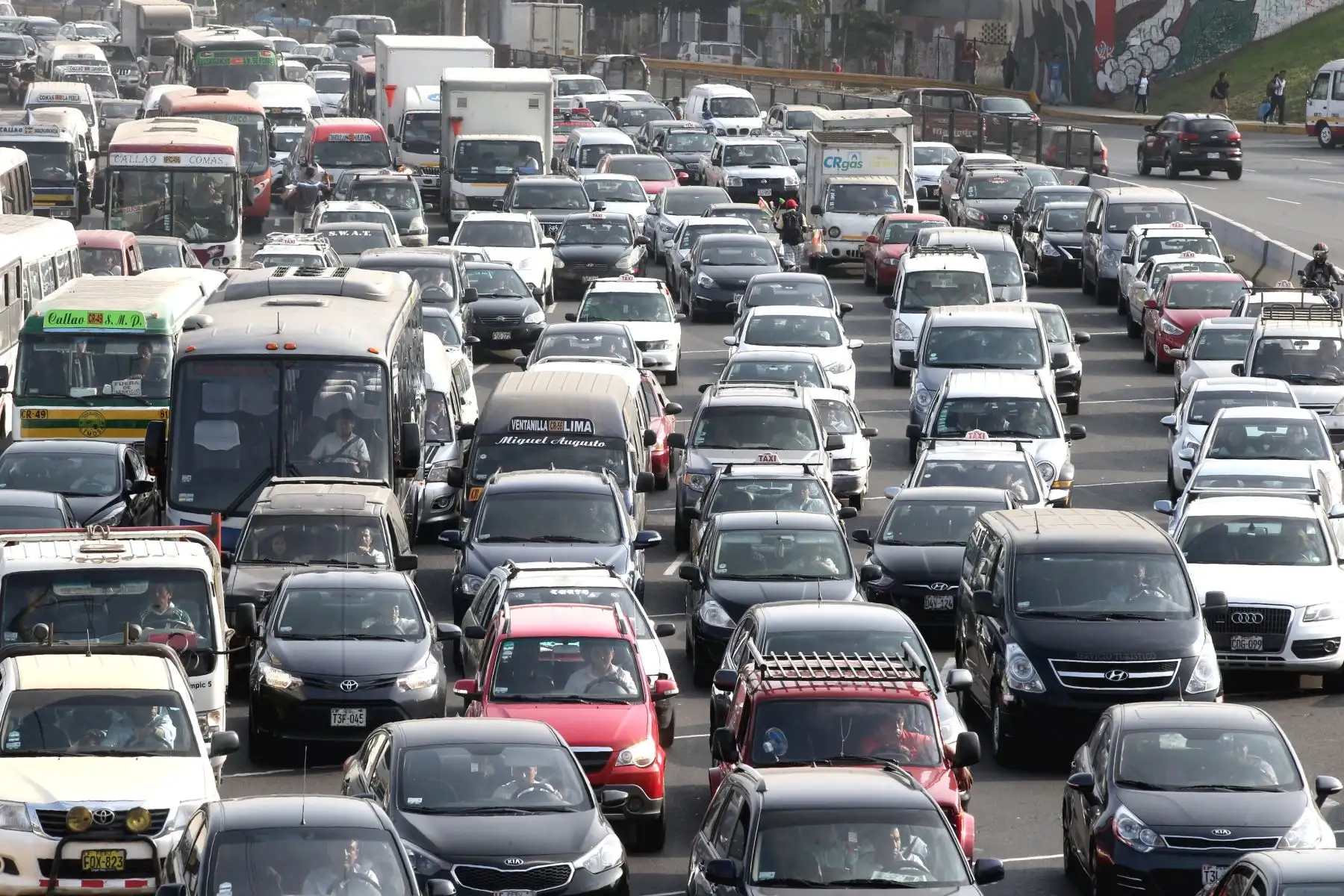 Emergencia vial en Lima es paliativa y no resolverá congestión vehicular, señalan expertos