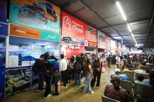 Terminal de Atocongo registra alta afluencia por feriado largo