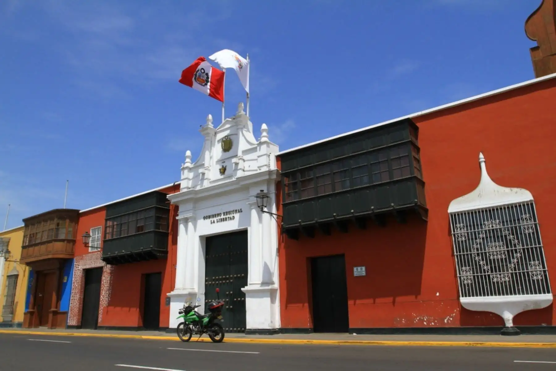 Denuncian a 5 trabajadores del Gore La Libertad por presunto direccionamiento de contratos