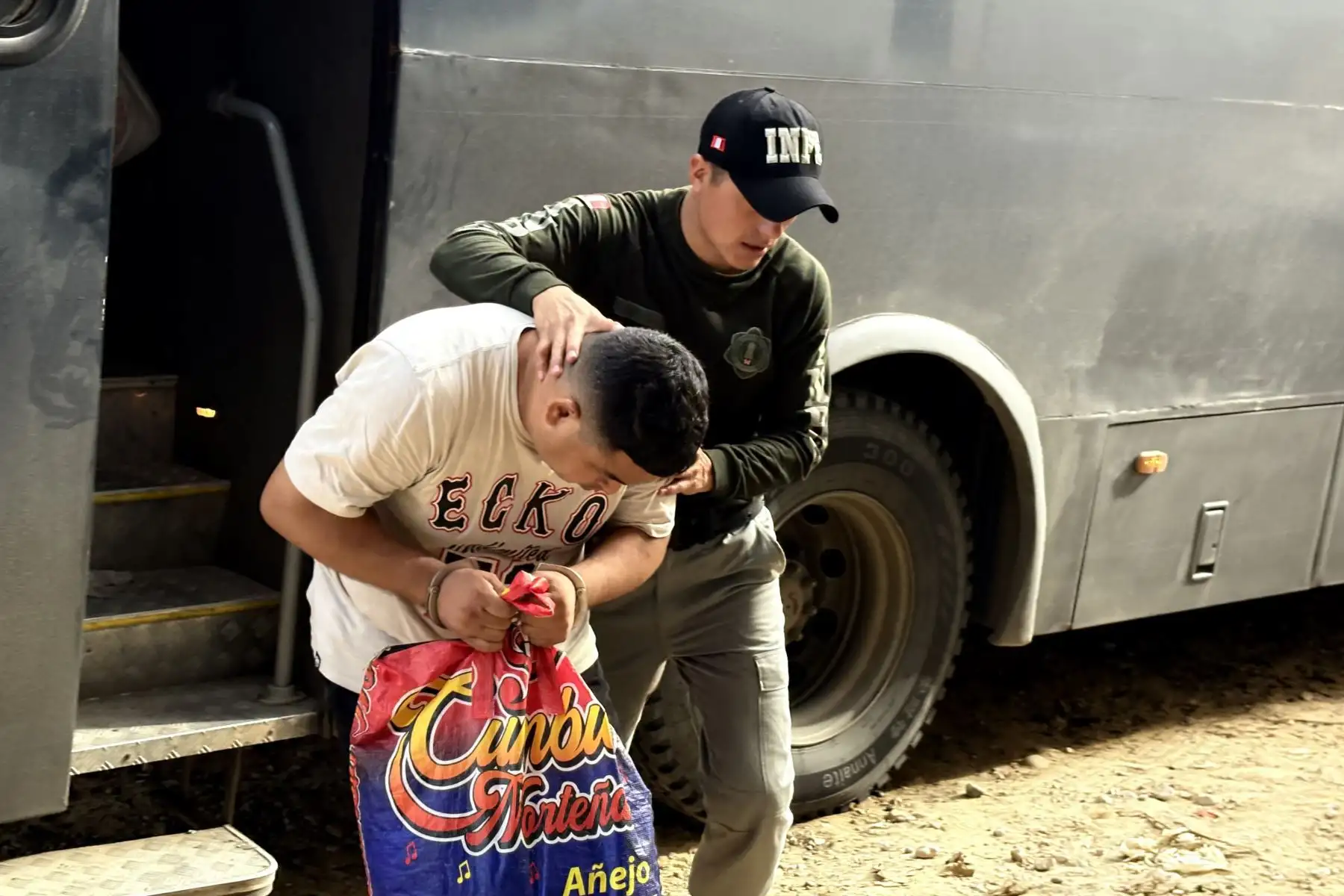 Minjusdh continúa con deshacinamiento penitenciario con traslado de 30 internos