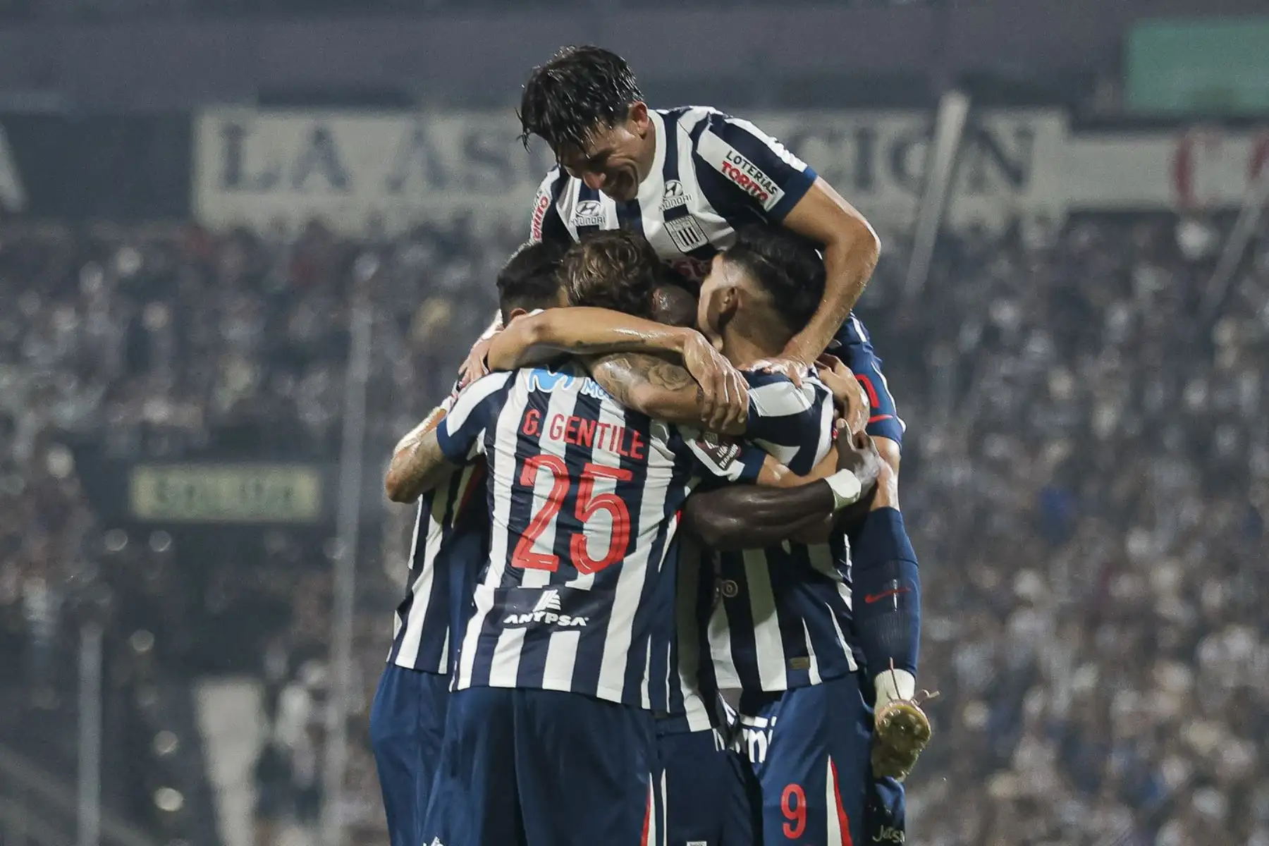 Alianza Lima vence 2-1 a CD Moquegua y se mantiene líder del Torneo Apertura 2026 — image 1