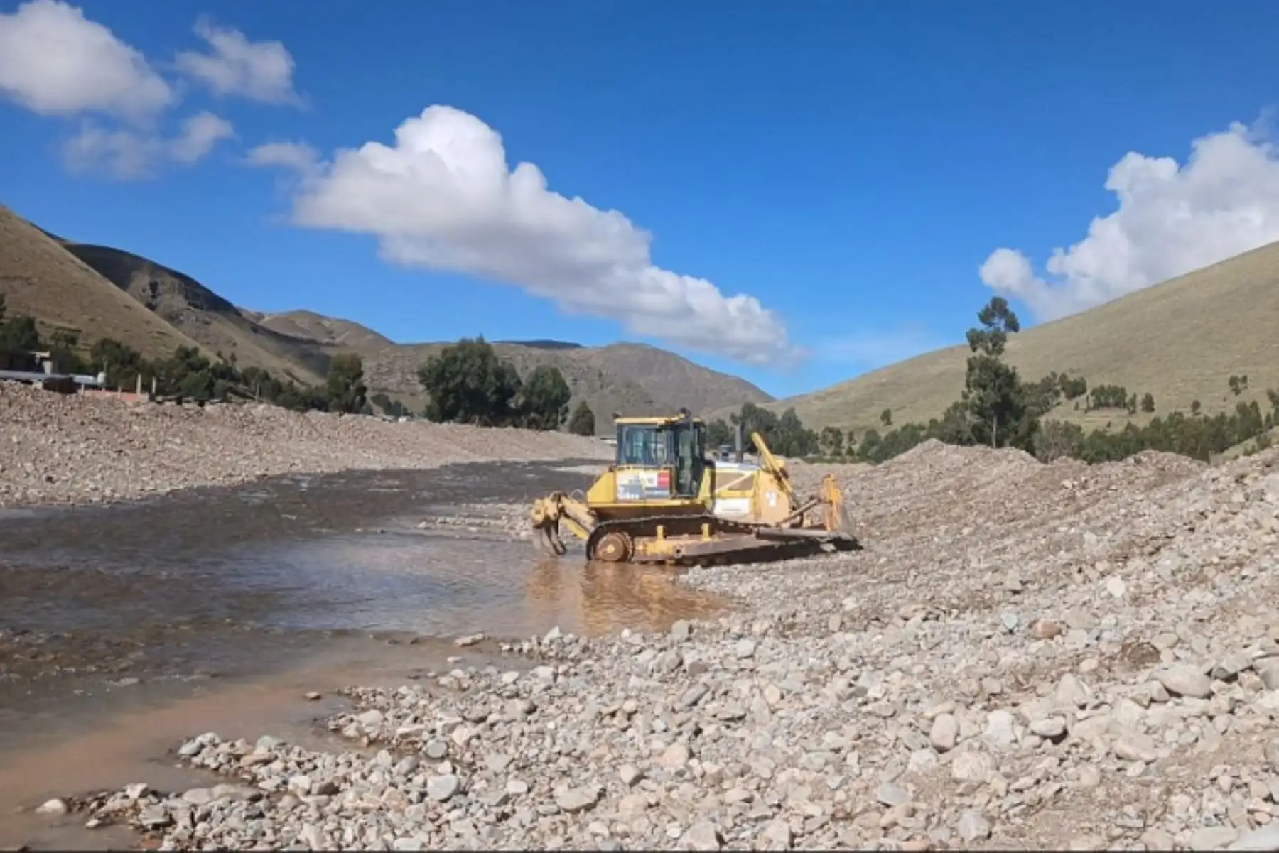Puno: Sector Vivienda trabaja en 20 puntos críticos para evitar inundaciones por lluvias
