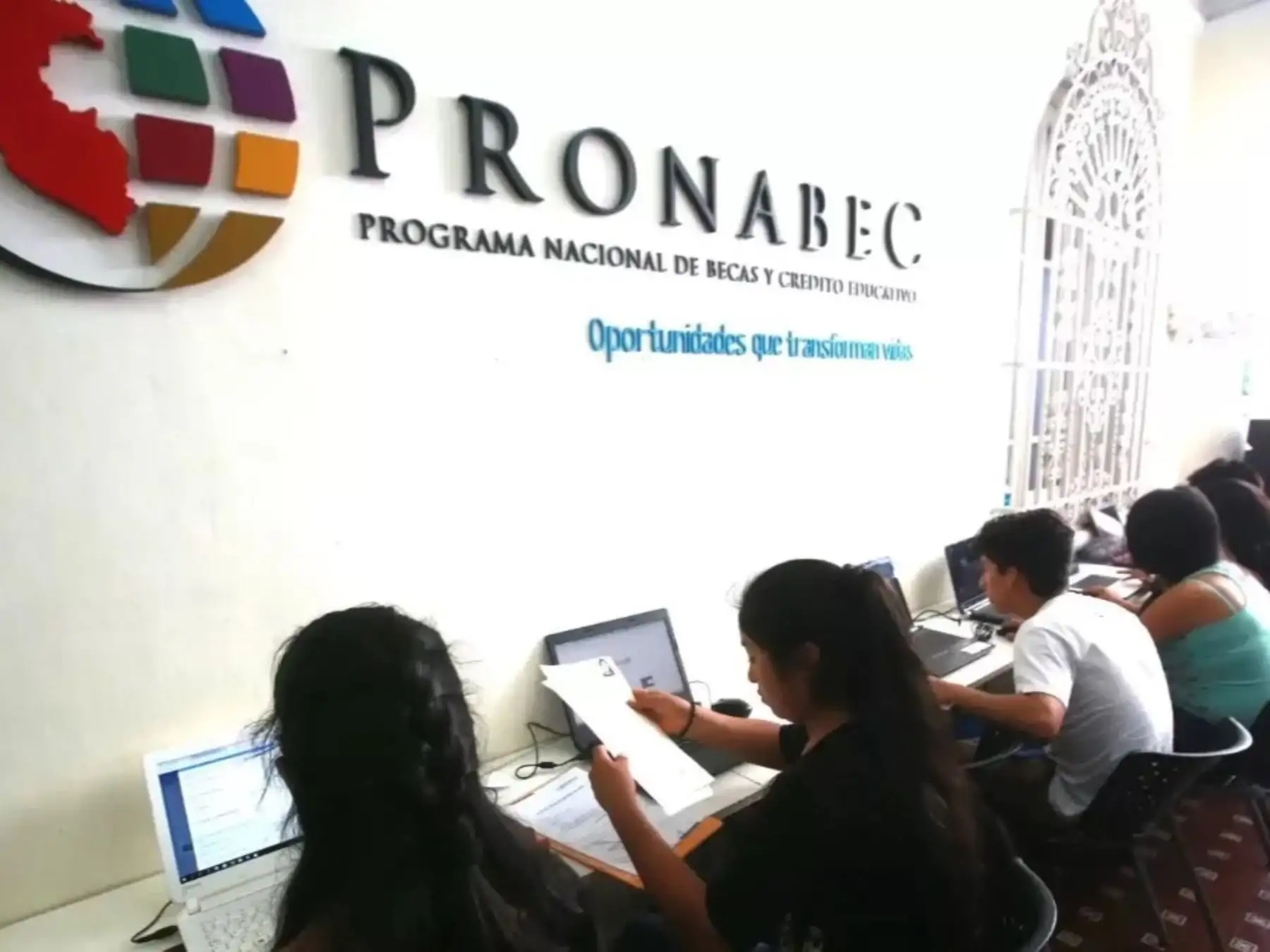 ¿Qué pasará si un becario Bicentenario no regresa al país? Esto evalúa Pronabec