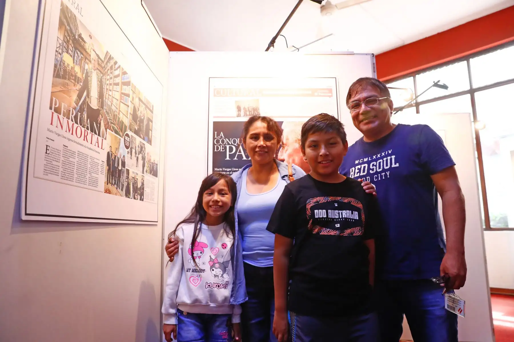 En el marco del programa Museos Abiertos, el Museo Gráfico de El Peruano recibió a decenas de personas el domingo 3 de mayo de 2026, como parte de la actividad "El Peruano: páginas que hacen historia". El público pudo apreciar la exposición temporal Nobel Eterno, y además participaron en el juego Desafío El Peruano. Foto: ANDINA/Daniel Bracamonte
