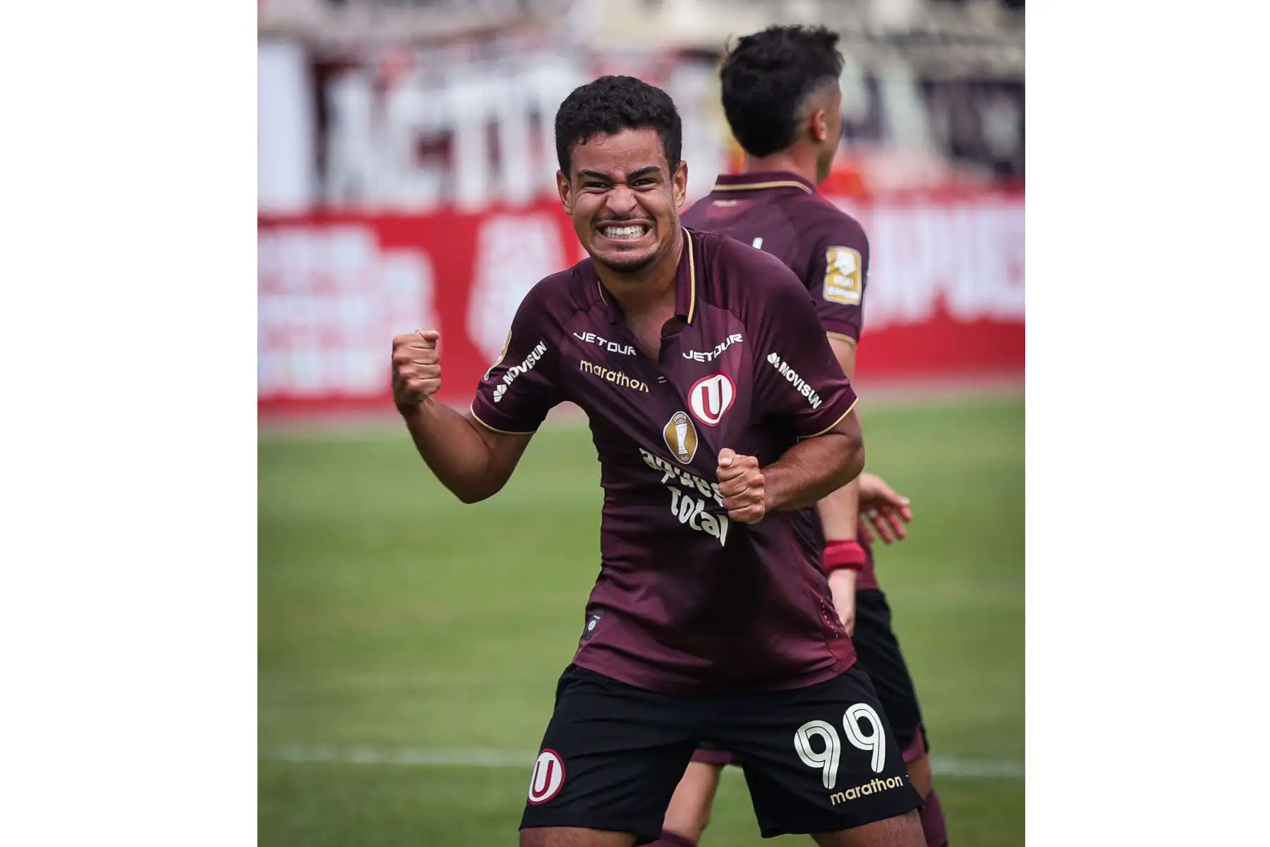 Universitario gana 4 a 1 ante  Juan Pablo II  por  la Fecha 13 del Torneo Apertura 2026 en Trujillo. En la imagen, Miguel Silveira, celebra su gol.
Foto: Universitario