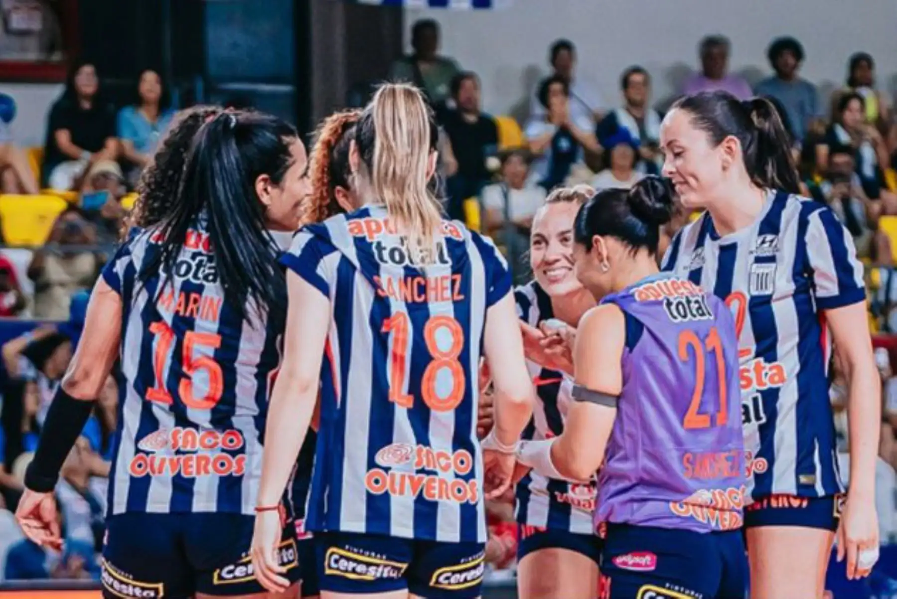 Alianza Lima venció 3-2 a la U. San Martín en una gran final y alcanzó su ansiado tricampeonato en la Liga de Vóley. Mérito absoluto para un plantel de gran jerarquía, que supo sobreponerse a los momentos más adversos y responder con carácter en las instancias decisivas. Foto: Captura