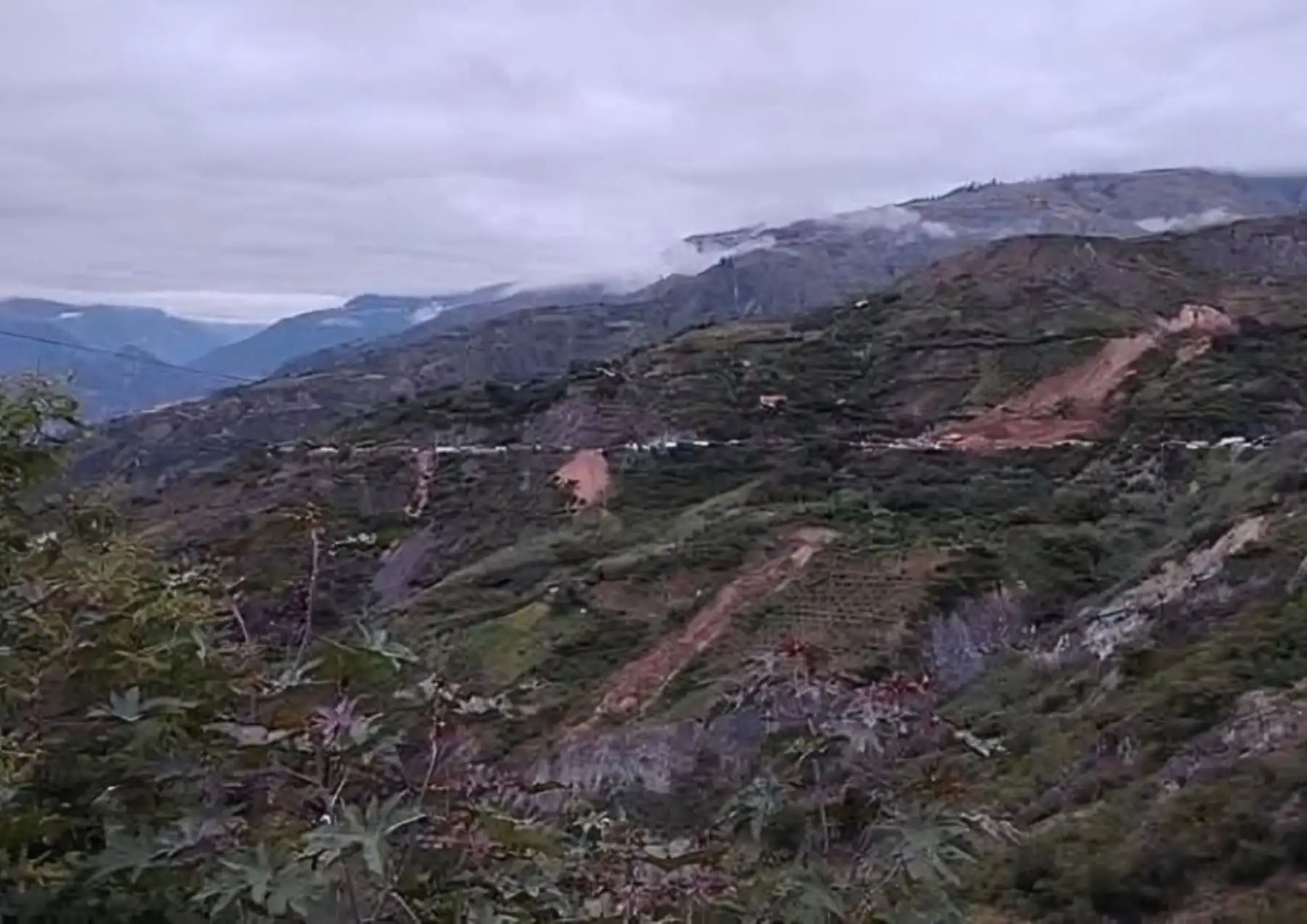 Apurímac: derrumbe en la carretera a Cusco provoca restricciones en el tránsito vehicular