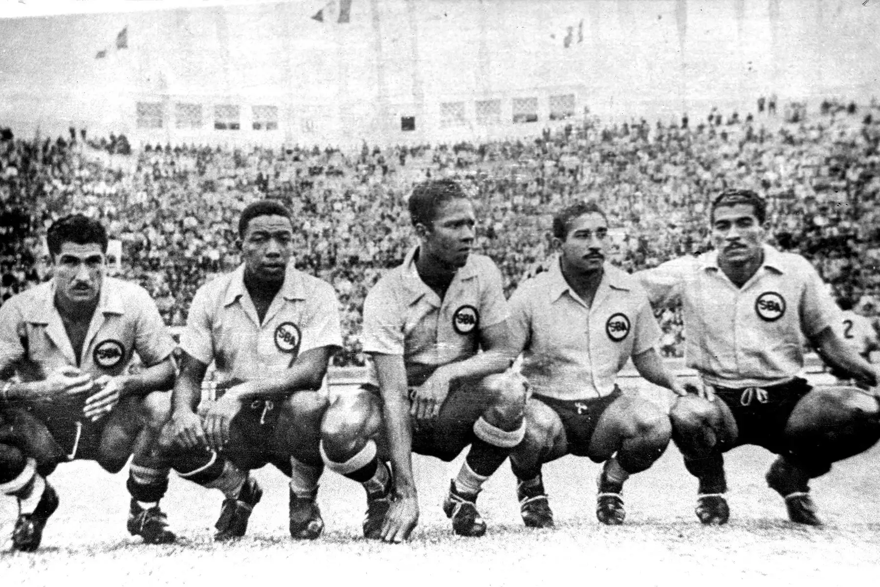 Lima - 1951 / La temible delantera del Sport Boys, primer campeón profesional del fútbol peruano, conformada por Manuel María Drago, Guillermo Barbadillo, Valeriano López, Pedro Valdivieso y Guillermo Valdivieso. Foto: Foto: Libro Vamos Boys