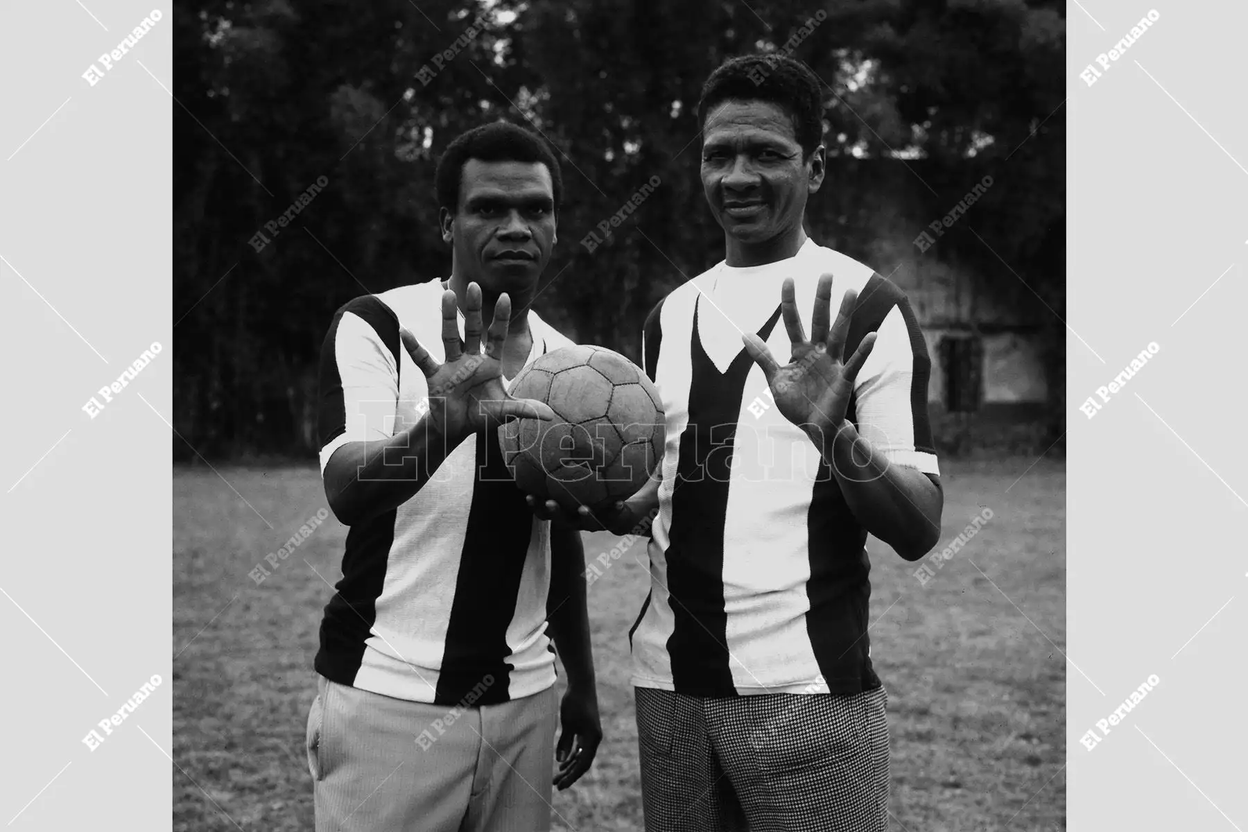 Lima - Década 1970 / Valeriano López y Pedro Pablo "Perico" León, máximos referentes del área en el Perú, reunidos en una producción especial para el diario La Crónica. Foto: Archivo Histórico de El Peruano