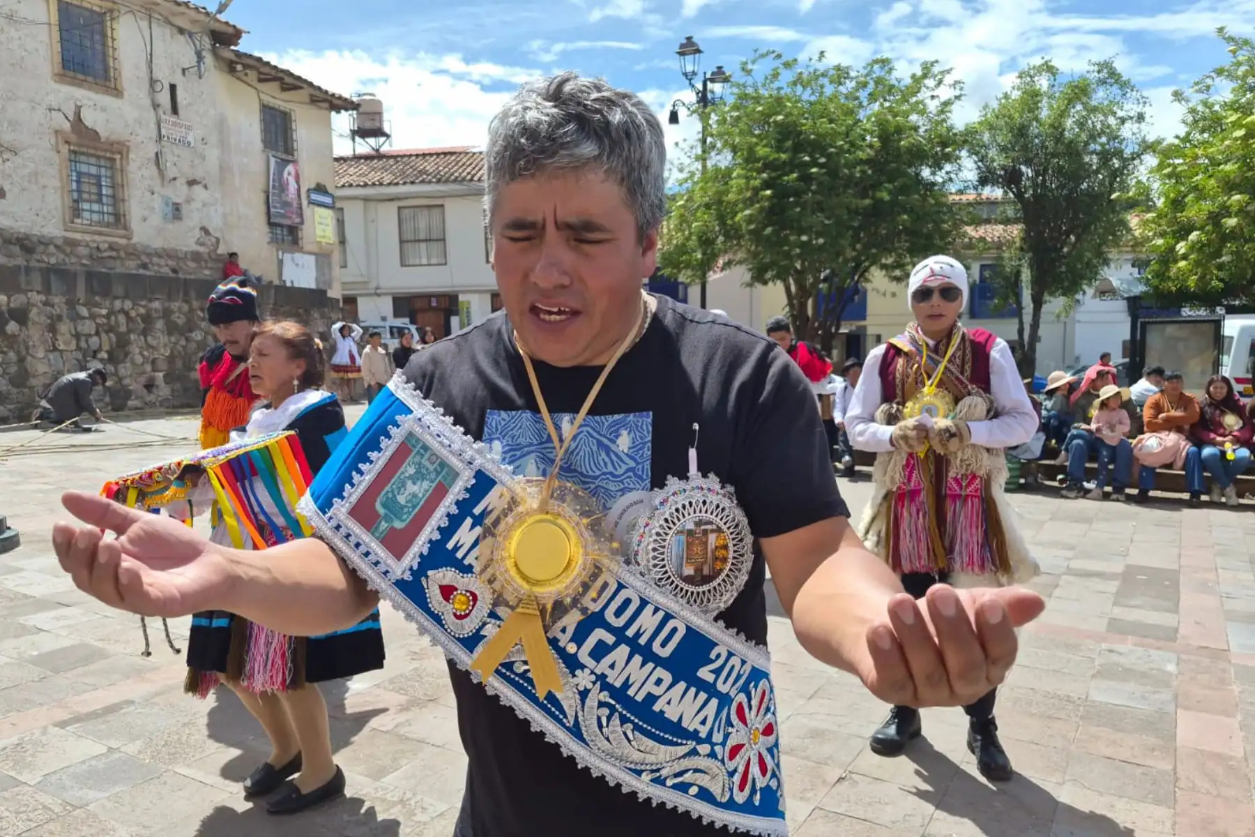 Esta celebración también se desarrolla en el seno de familias con bastante arraigo, en cuyas casonas mantienen como una joya valiosa cruces verdes con el rostro Jesús crucificado y sus manos, como pies, sangrantes.  Foto: ANDINA/Percy Hurtado Santillán
