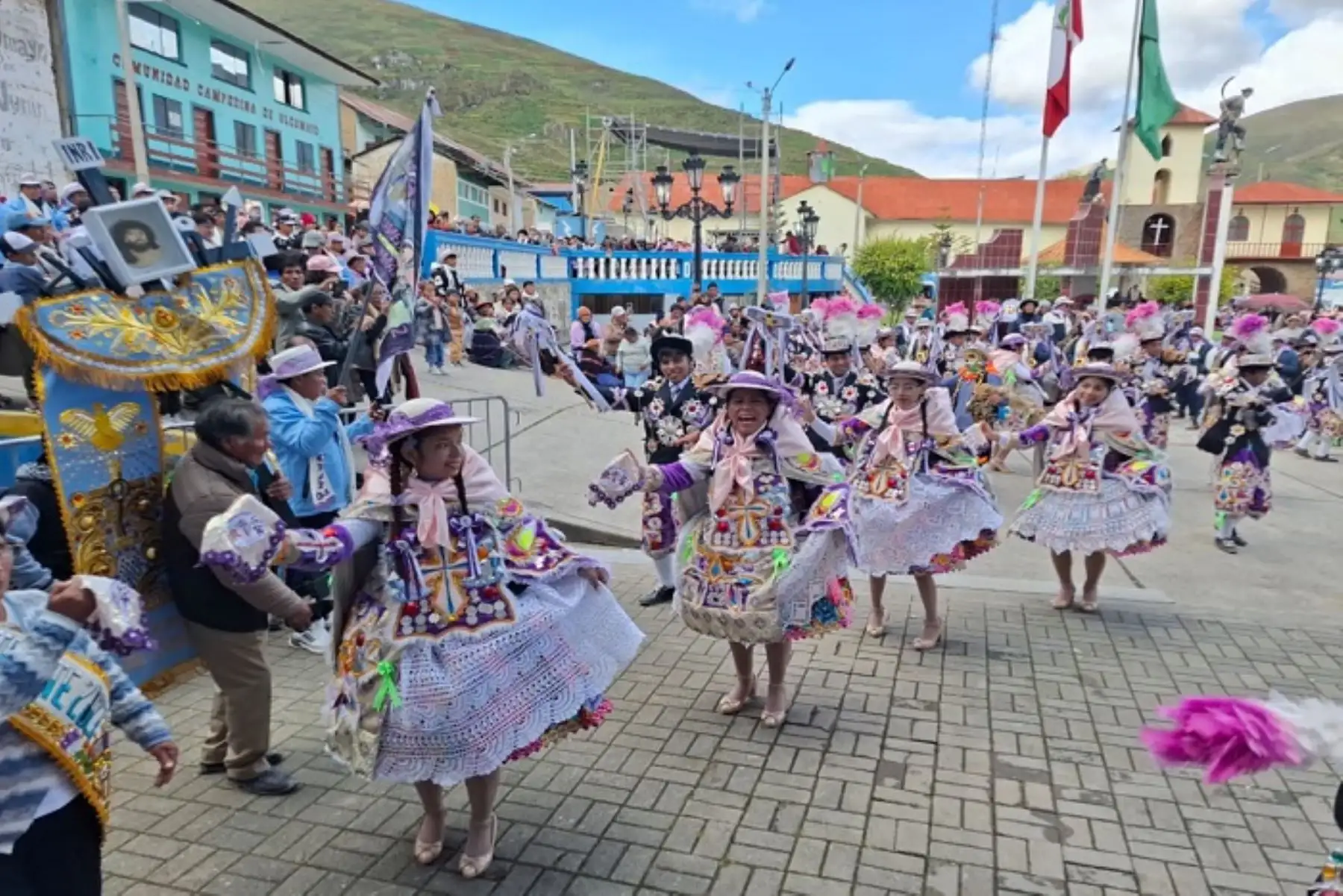 Danza Chonguinada brilló en fiesta de las Cruces en distrito de Ulcumayo, Junín
